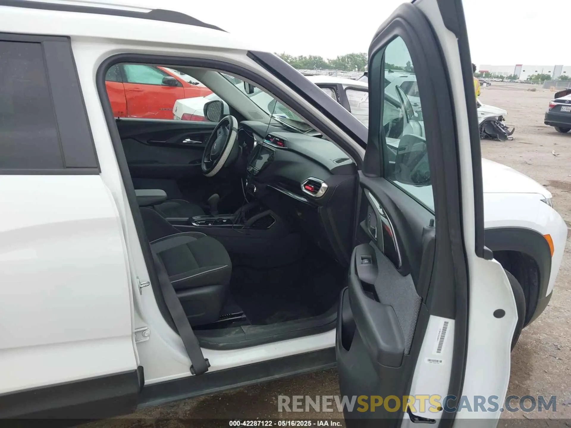 5 fotografías del automóvil dañado KL79MPS21PB192043 CHEVROLET TRAILBLAZER 2023