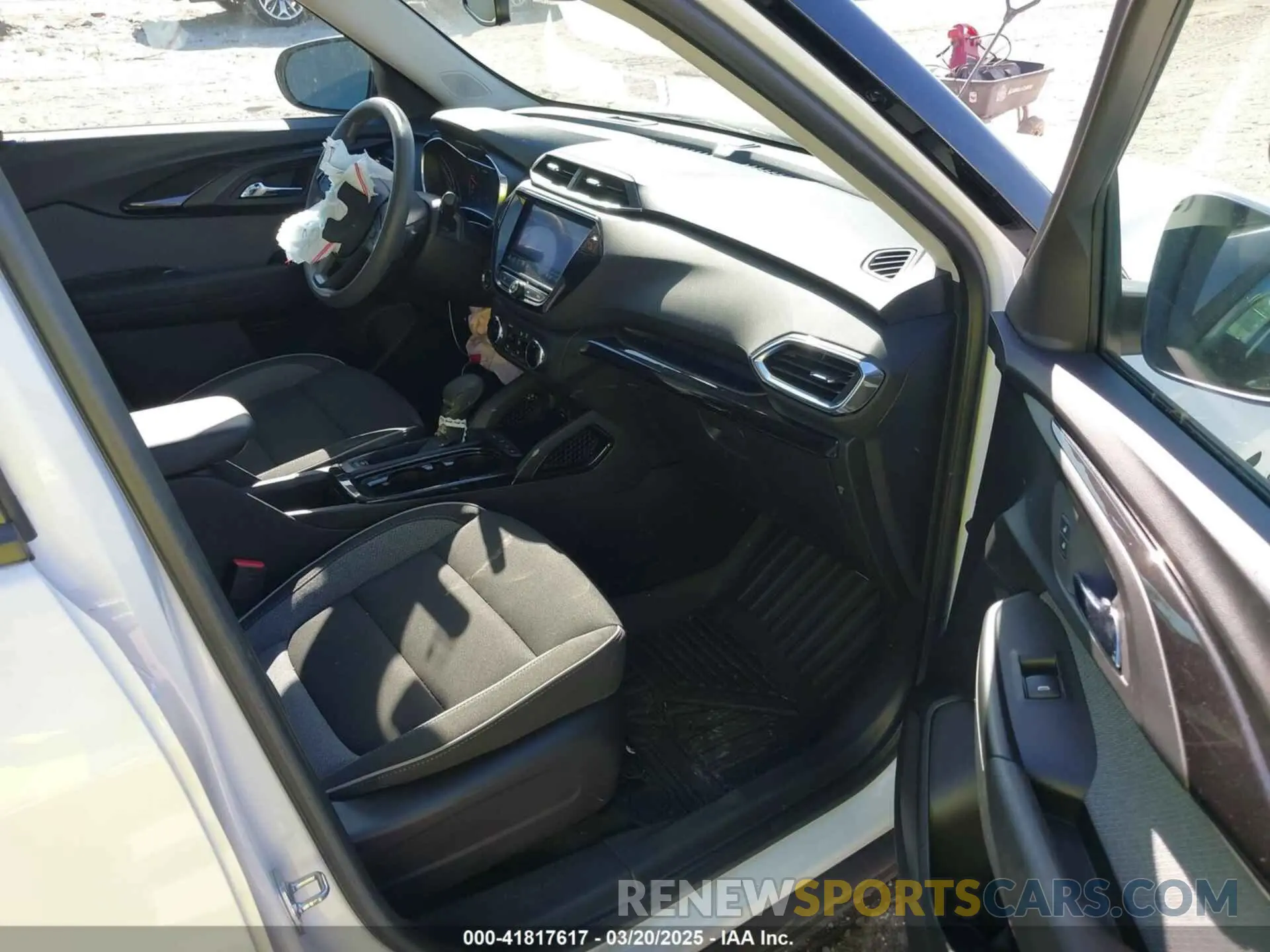 5 fotografías del automóvil dañado KL79MPSL1PB001892 CHEVROLET TRAILBLAZER 2023