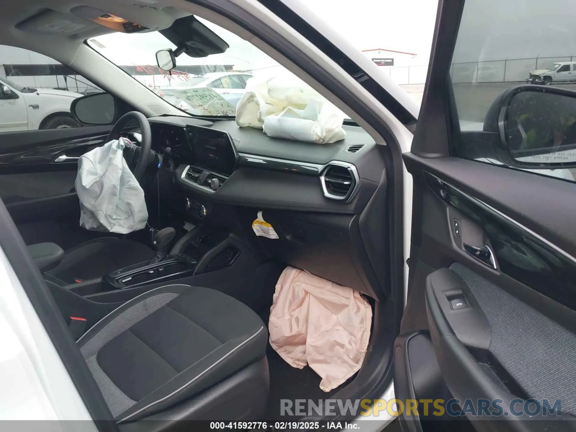5 fotografías del automóvil dañado KL79MMS23RB080183 CHEVROLET TRAILBLAZER 2024