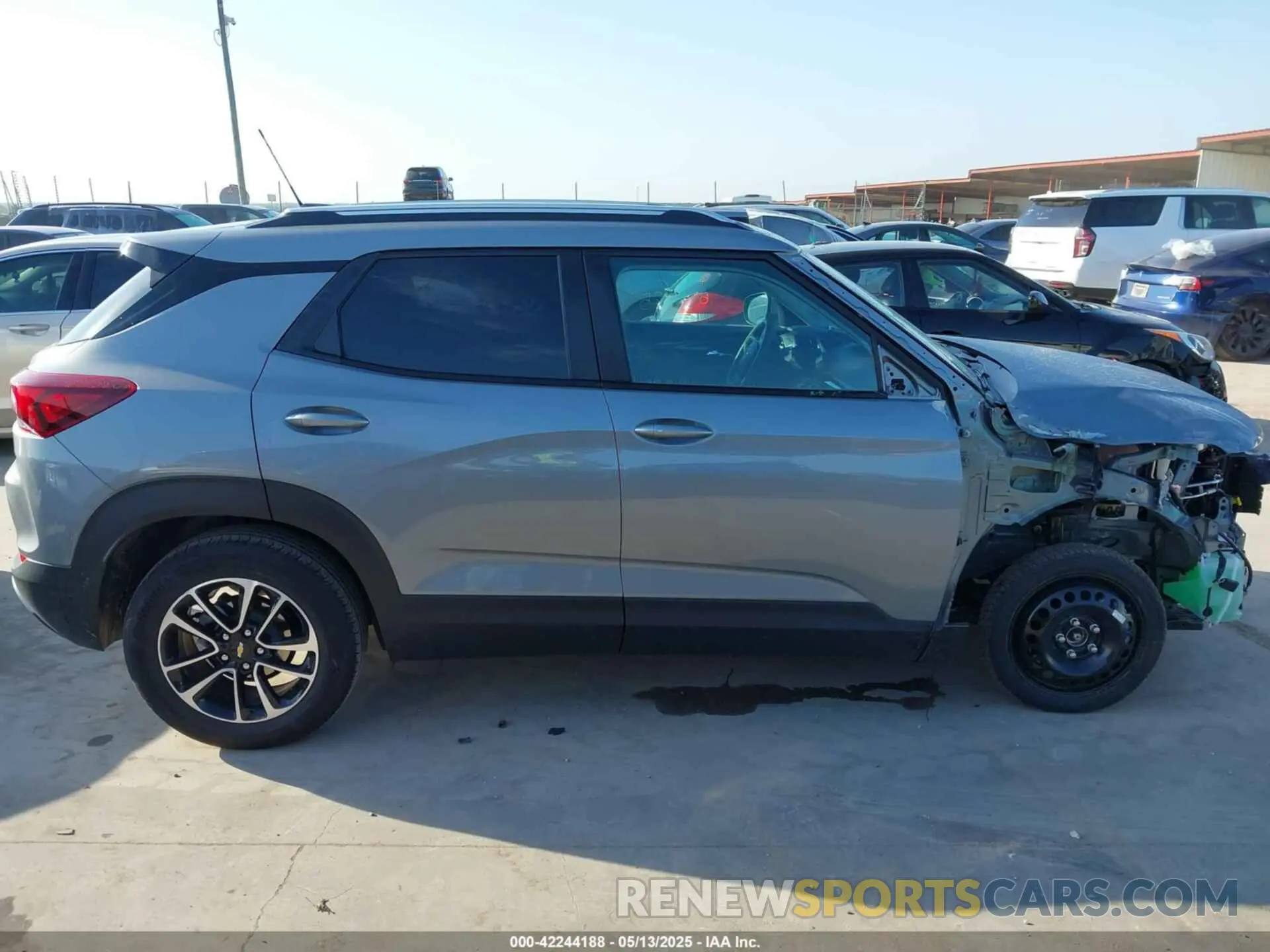 14 fotografías del automóvil dañado KL79MPSP0SB170300 CHEVROLET TRAILBLAZER 2025