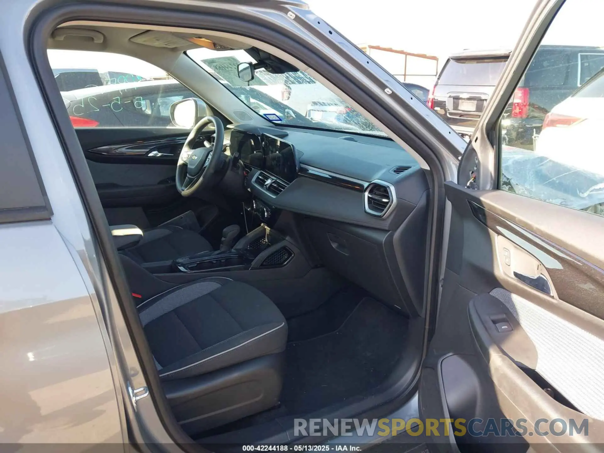 5 fotografías del automóvil dañado KL79MPSP0SB170300 CHEVROLET TRAILBLAZER 2025