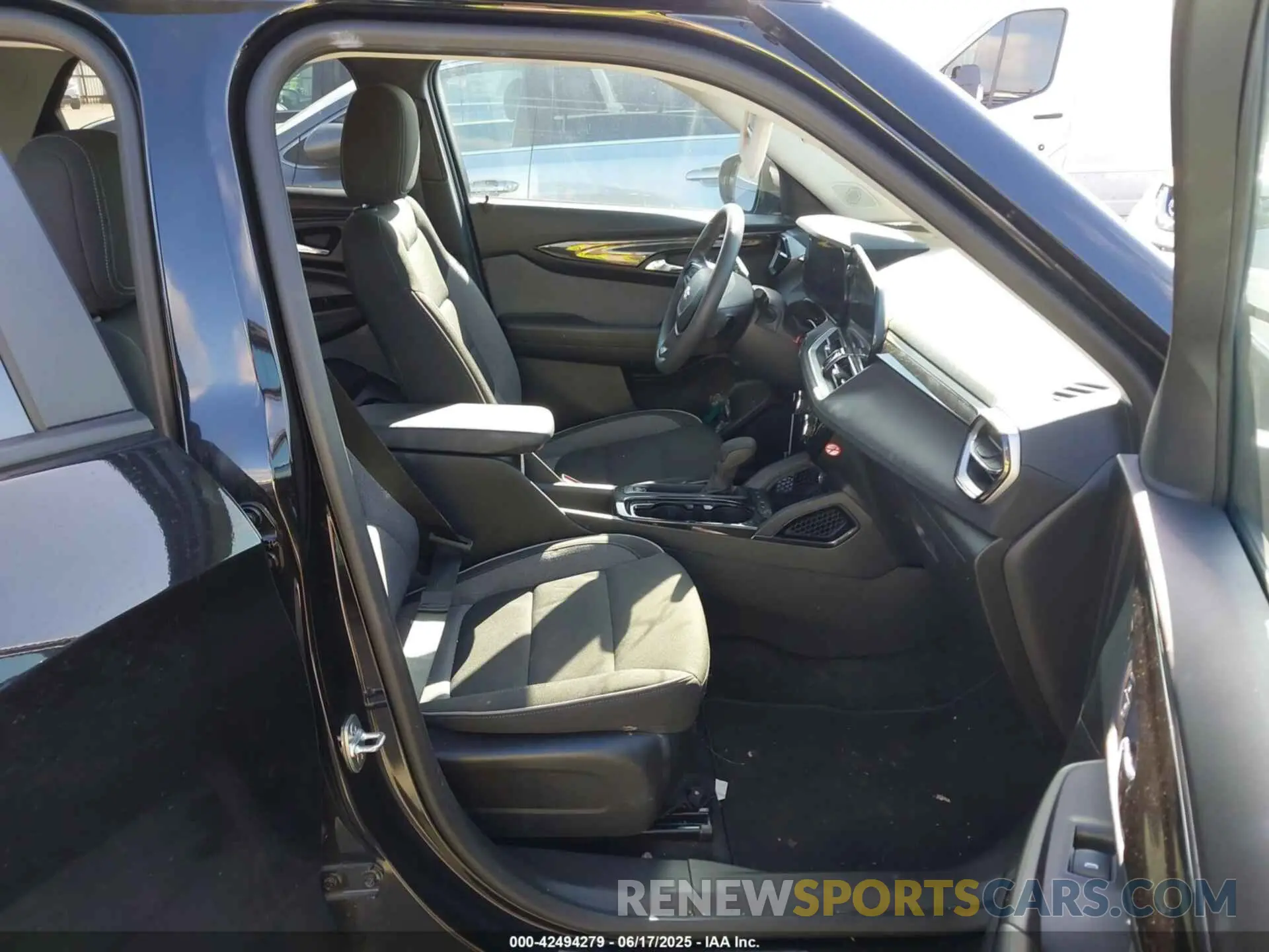 5 fotografías del automóvil dañado KL79MRSL4SB048659 CHEVROLET TRAILBLAZER 2025
