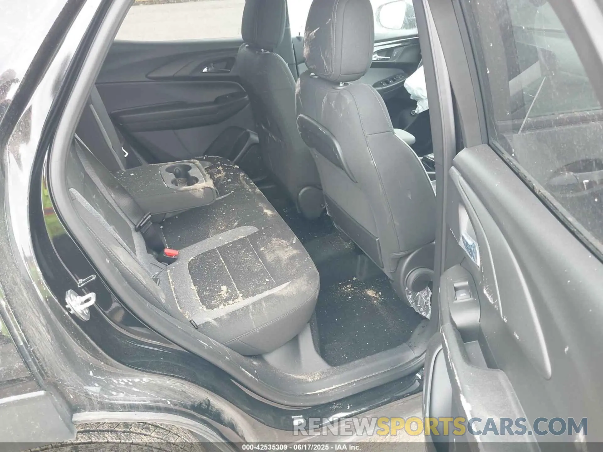 8 fotografías del automóvil dañado KL79MRSL4SB071908 CHEVROLET TRAILBLAZER 2025