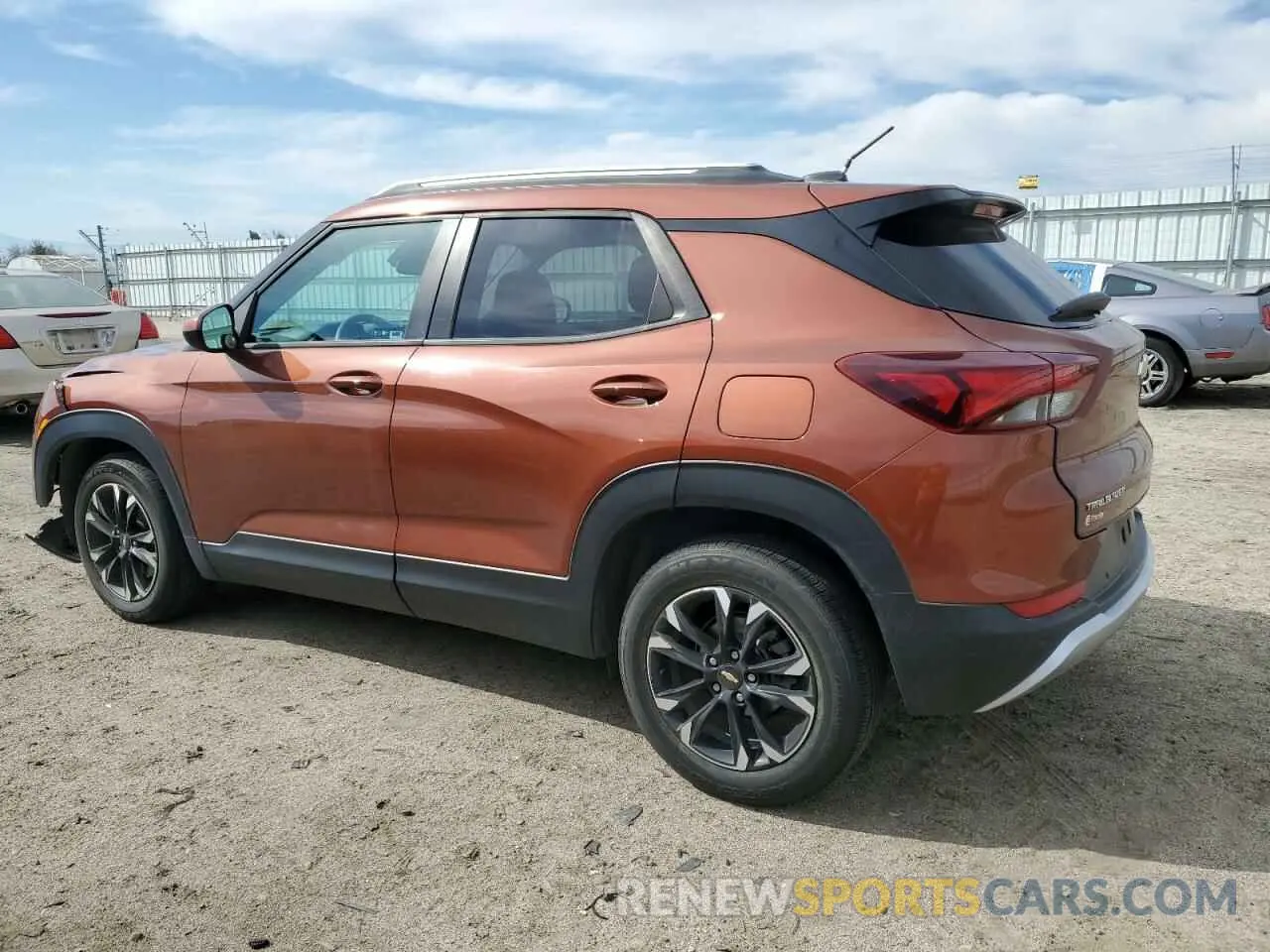 2 fotografías del automóvil dañado KL79MPS2XMB020024 CHEVROLET TRAILBLZR 2021