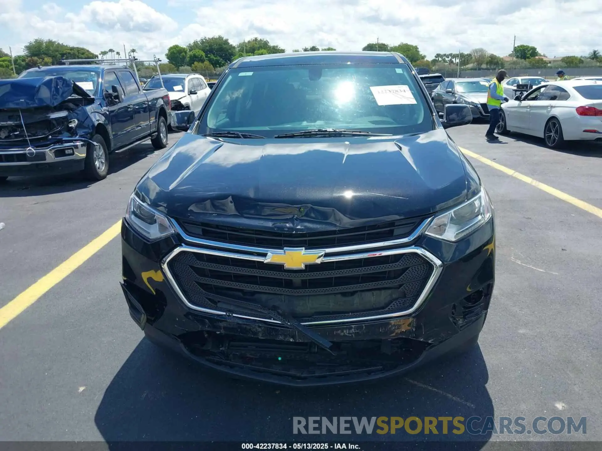 12 fotografías del automóvil dañado 1GNERFKW0KJ208934 CHEVROLET TRAVERSE 2019