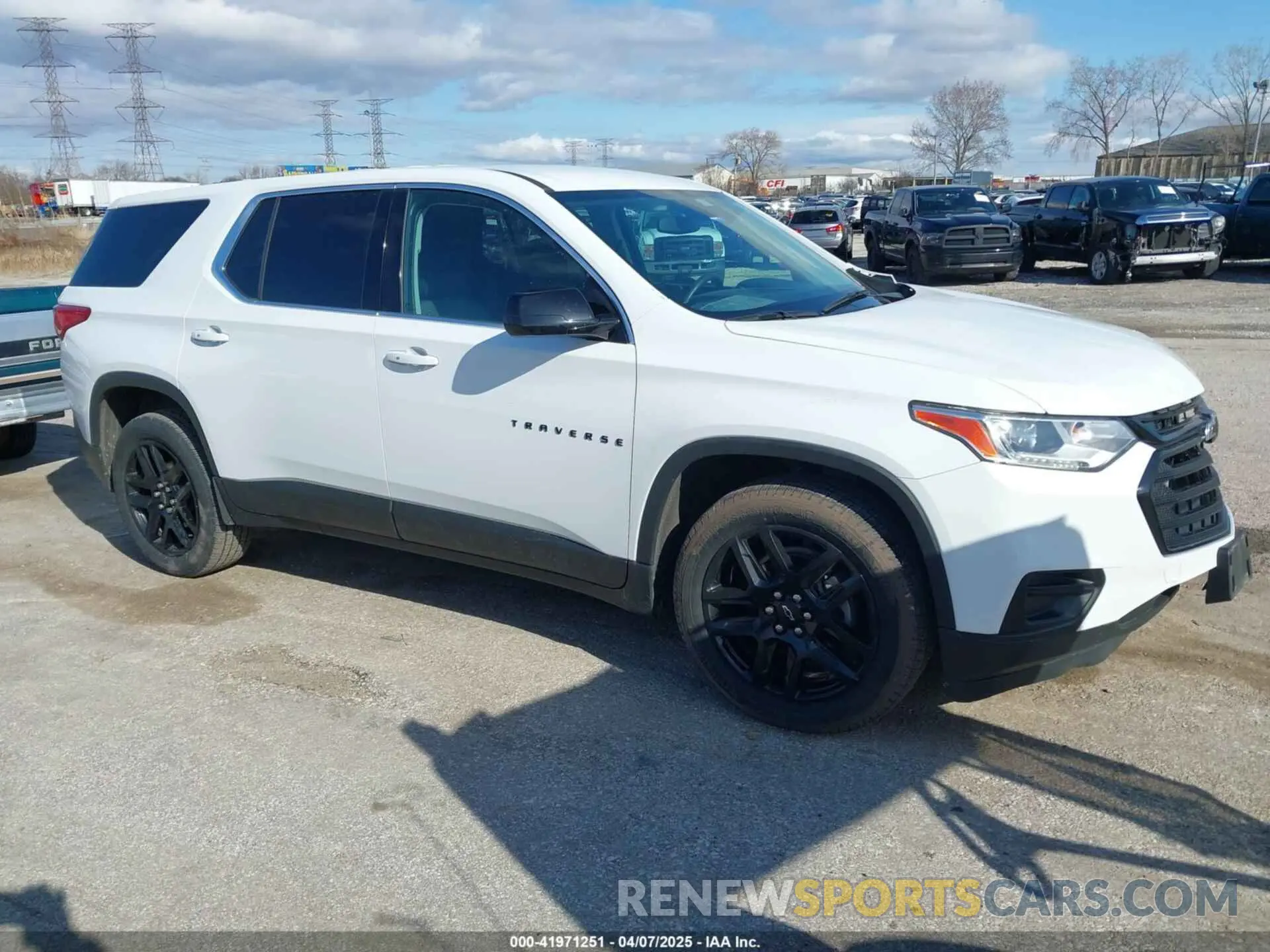 1 fotografías del automóvil dañado 1GNERFKW3KJ168123 CHEVROLET TRAVERSE 2019