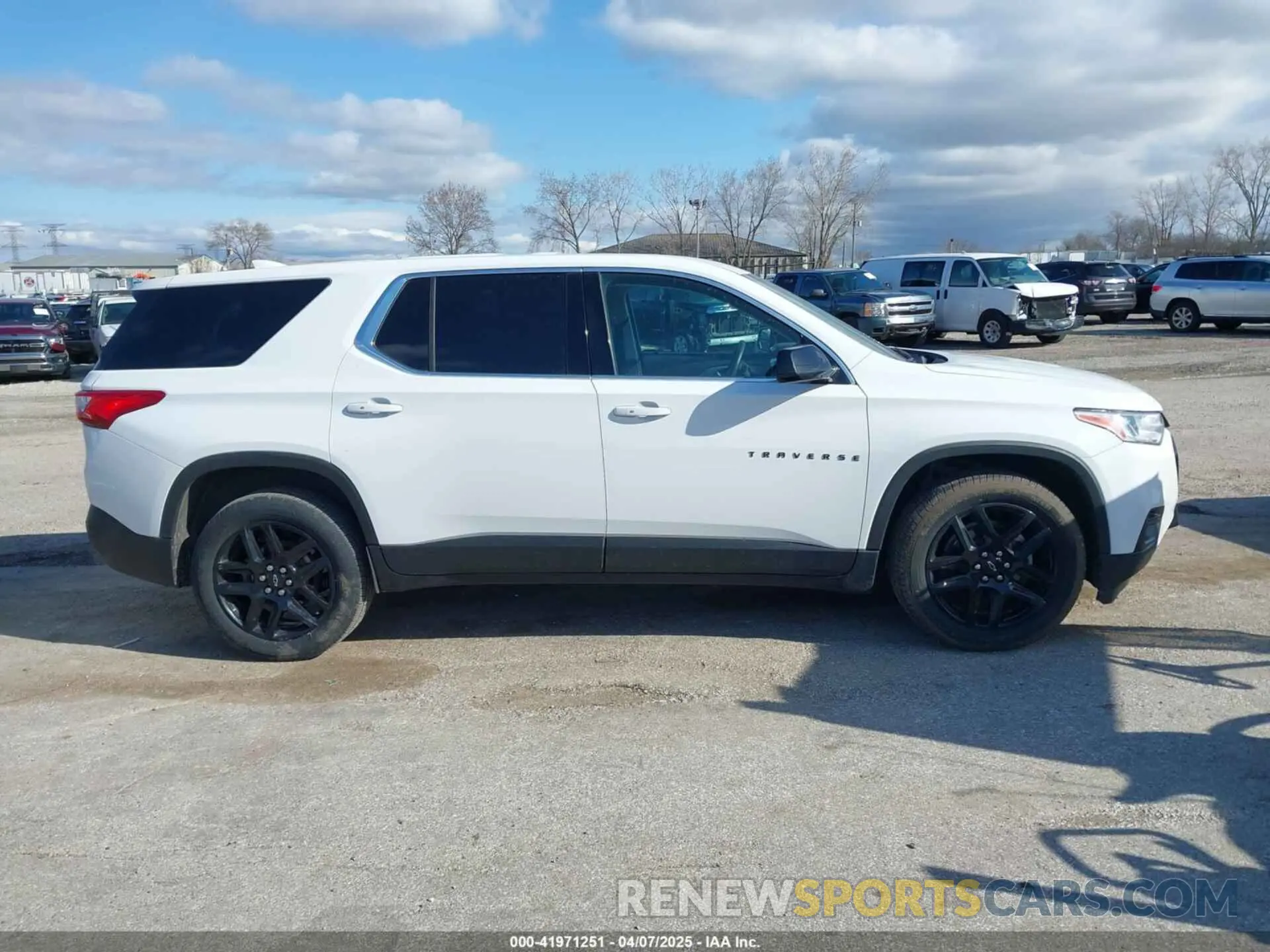 13 fotografías del automóvil dañado 1GNERFKW3KJ168123 CHEVROLET TRAVERSE 2019