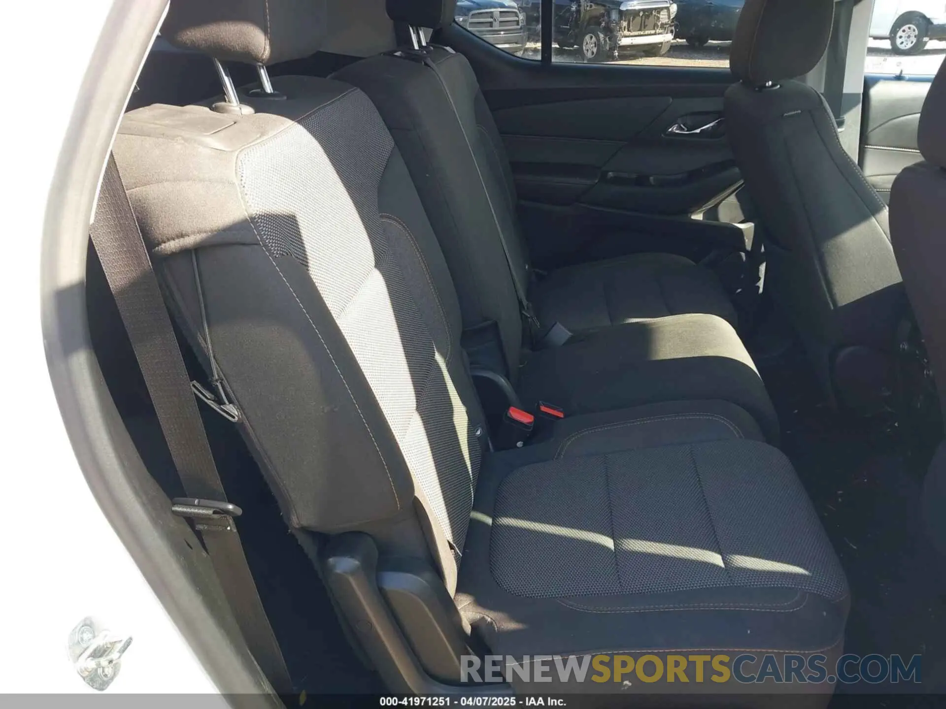 8 fotografías del automóvil dañado 1GNERFKW3KJ168123 CHEVROLET TRAVERSE 2019