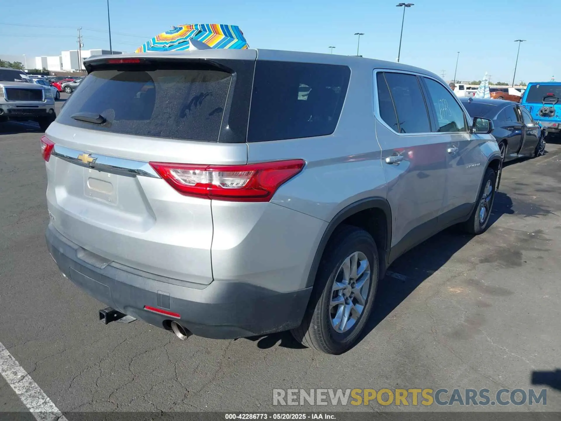 4 fotografías del automóvil dañado 1GNERFKW3KJ238929 CHEVROLET TRAVERSE 2019
