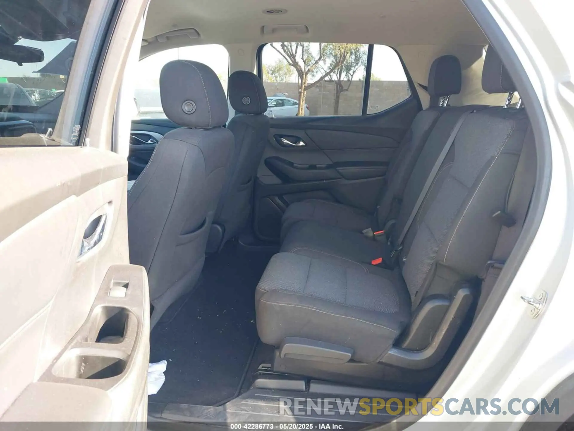 8 fotografías del automóvil dañado 1GNERFKW3KJ238929 CHEVROLET TRAVERSE 2019