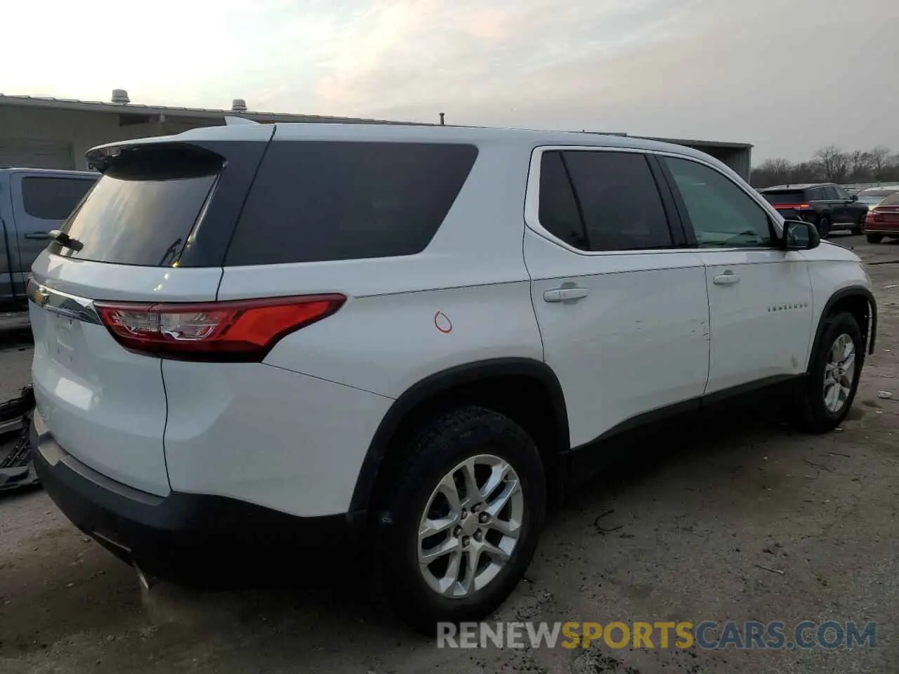 3 fotografías del automóvil dañado 1GNERFKW3KJ300944 CHEVROLET TRAVERSE 2019