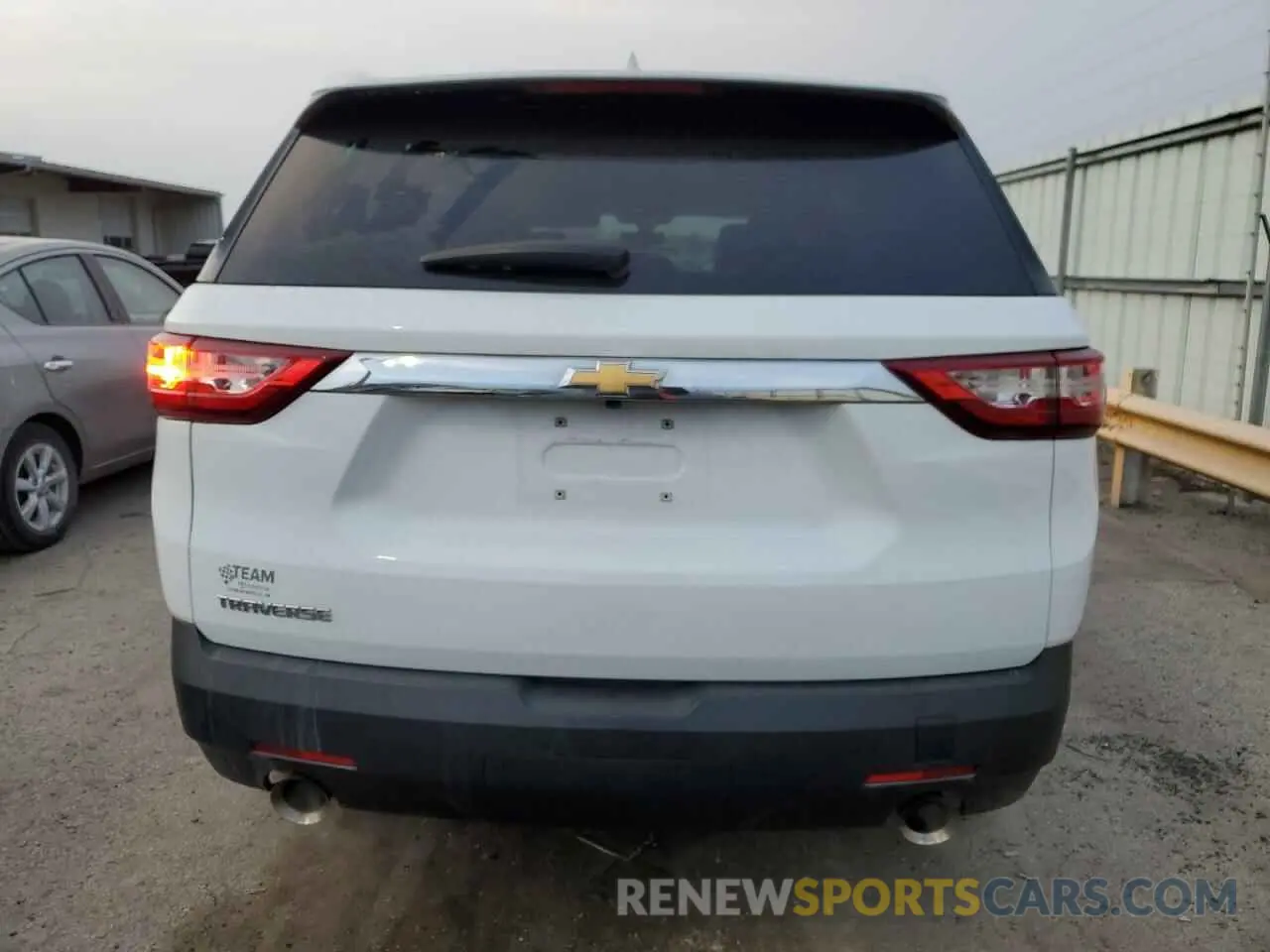 6 fotografías del automóvil dañado 1GNERFKW3KJ300944 CHEVROLET TRAVERSE 2019
