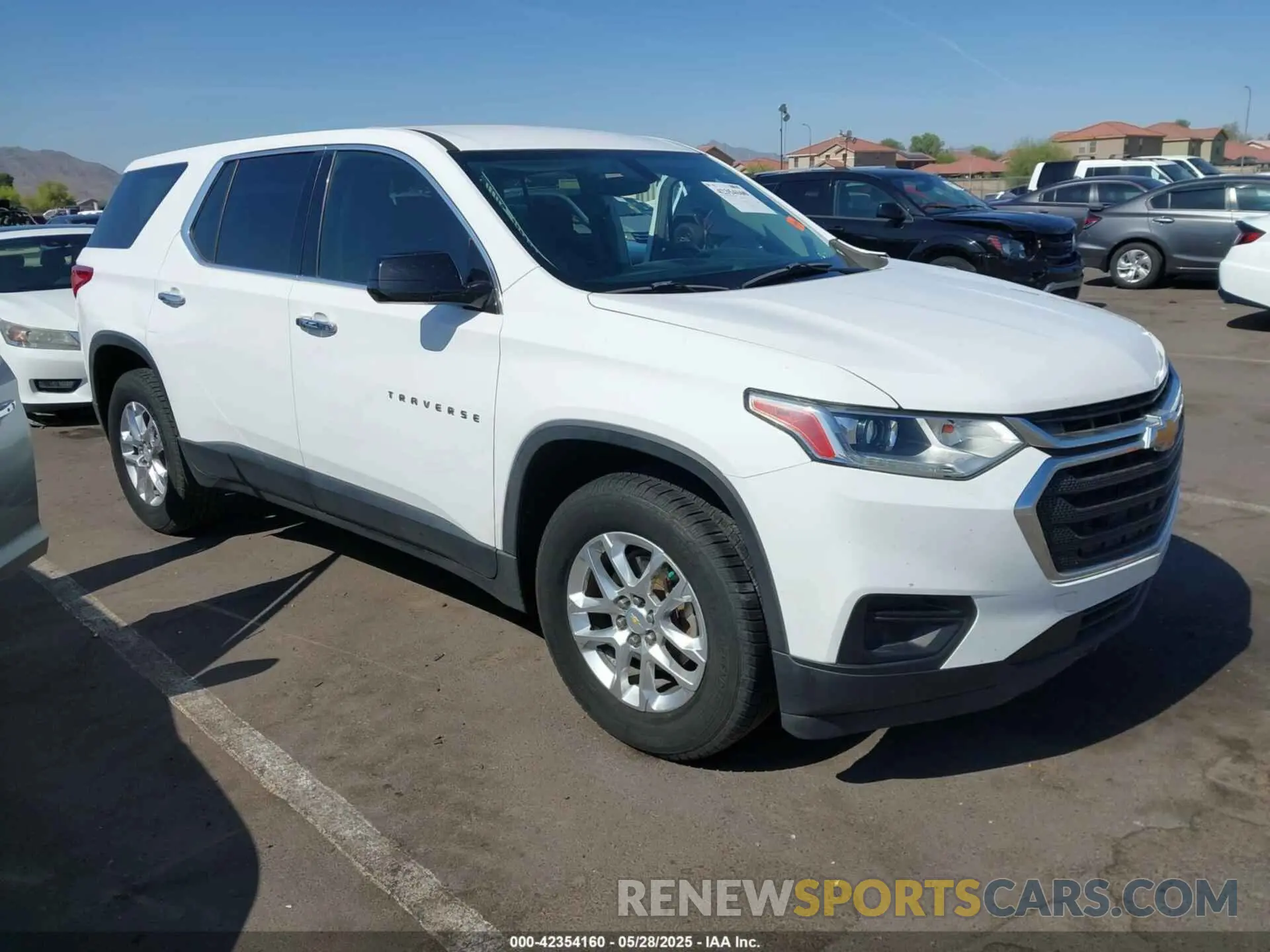 1 fotografías del automóvil dañado 1GNERFKW4KJ172536 CHEVROLET TRAVERSE 2019