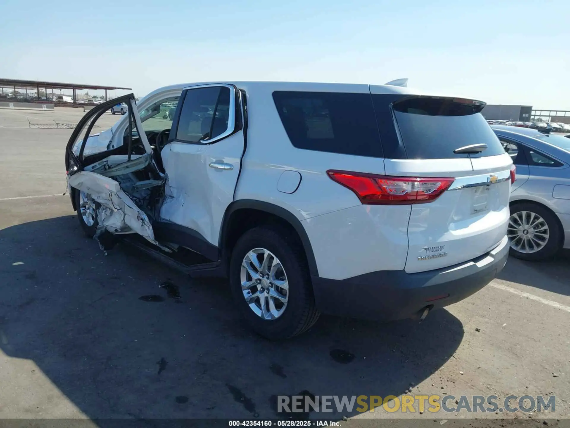 3 fotografías del automóvil dañado 1GNERFKW4KJ172536 CHEVROLET TRAVERSE 2019