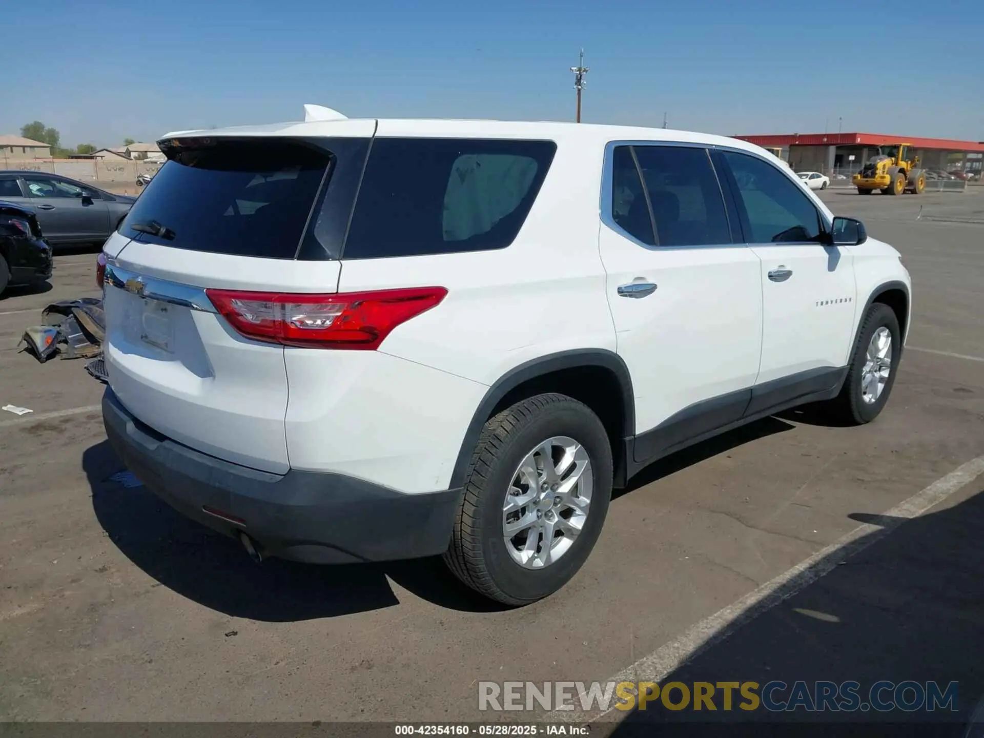 4 fotografías del automóvil dañado 1GNERFKW4KJ172536 CHEVROLET TRAVERSE 2019
