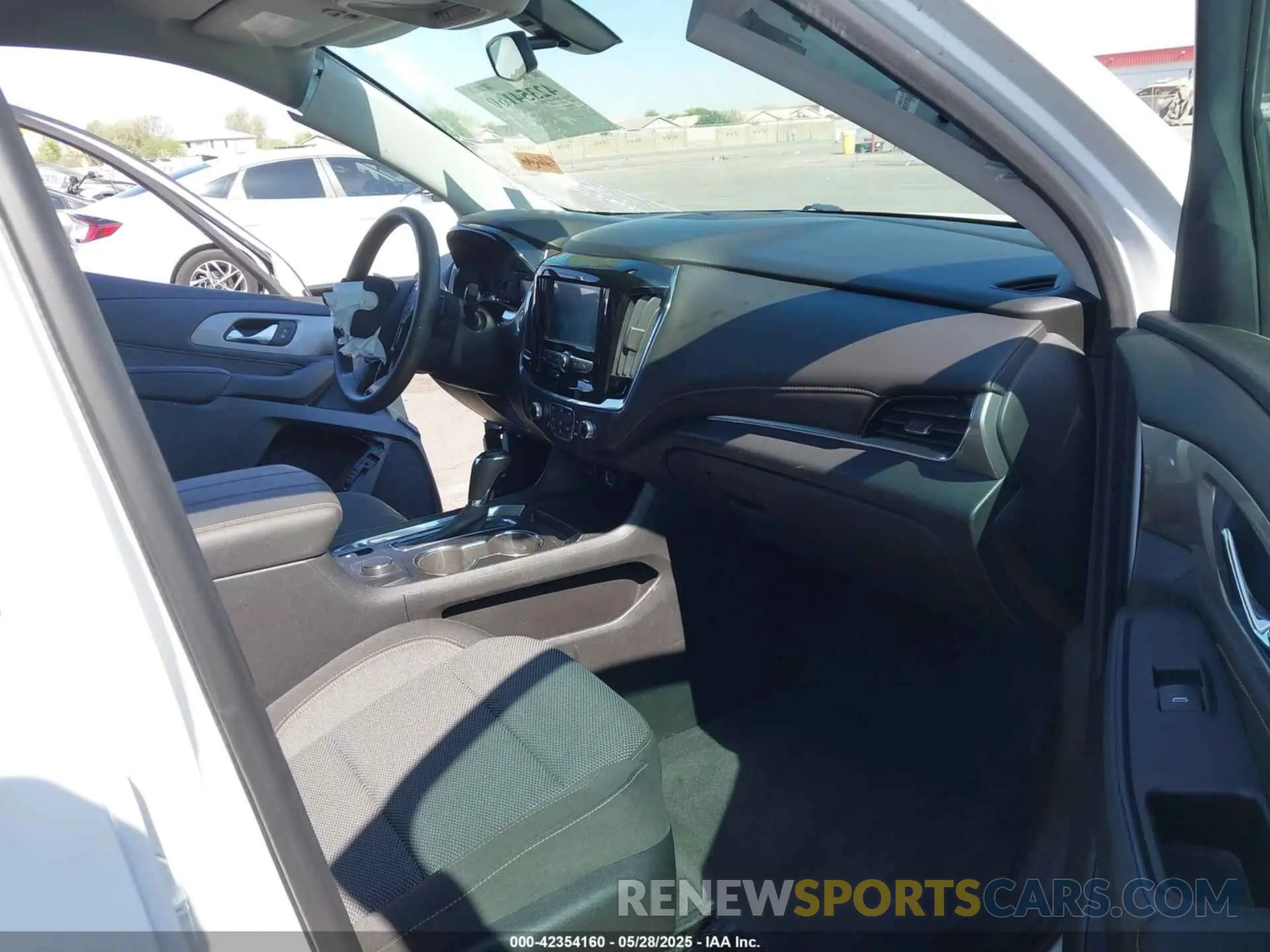 5 fotografías del automóvil dañado 1GNERFKW4KJ172536 CHEVROLET TRAVERSE 2019
