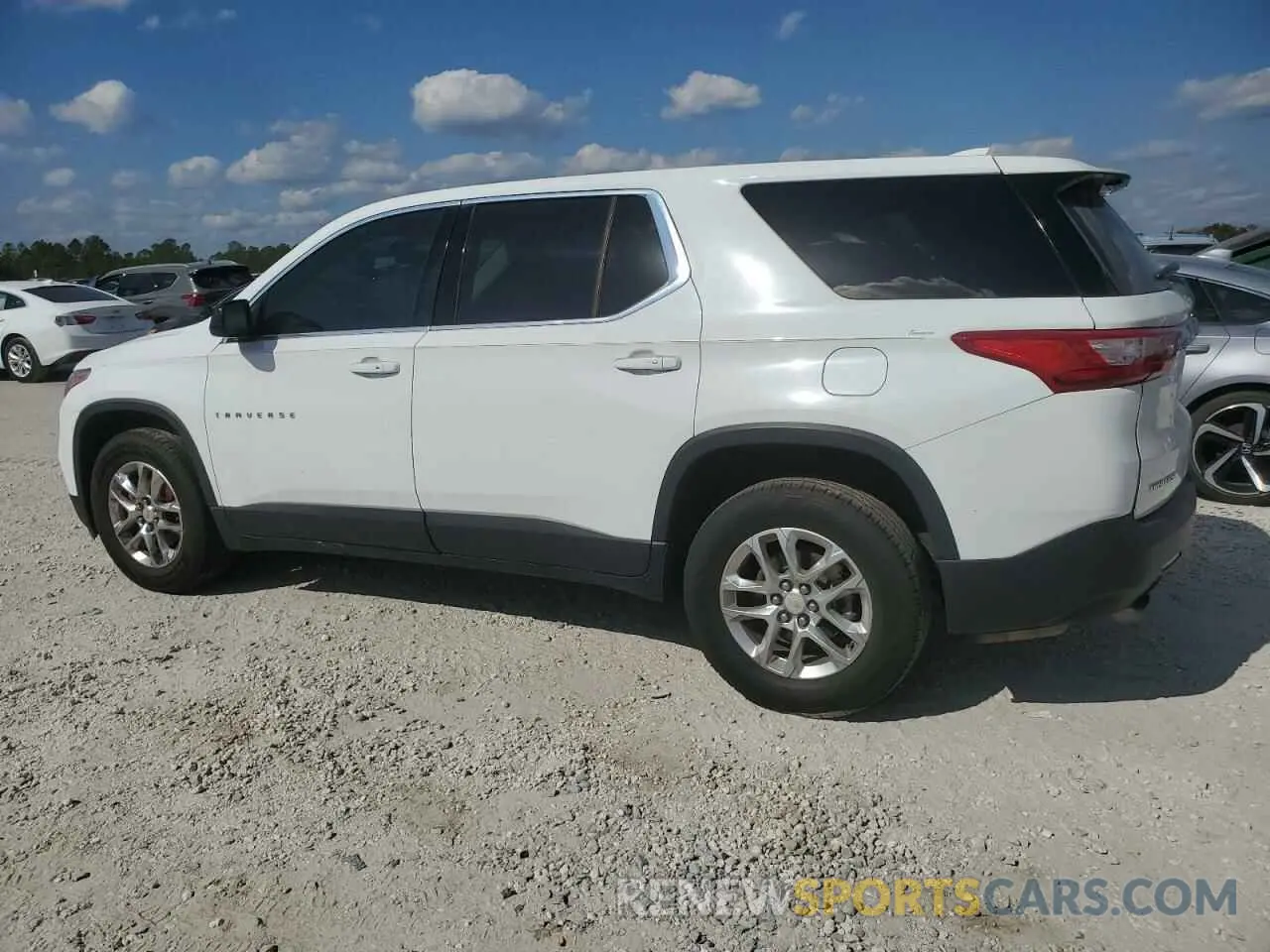 2 fotografías del automóvil dañado 1GNERFKW6KJ137772 CHEVROLET TRAVERSE 2019