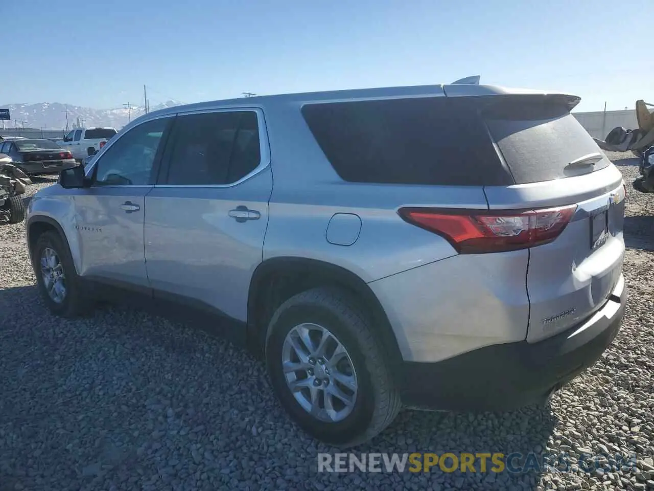 2 fotografías del automóvil dañado 1GNERFKW6KJ165765 CHEVROLET TRAVERSE 2019