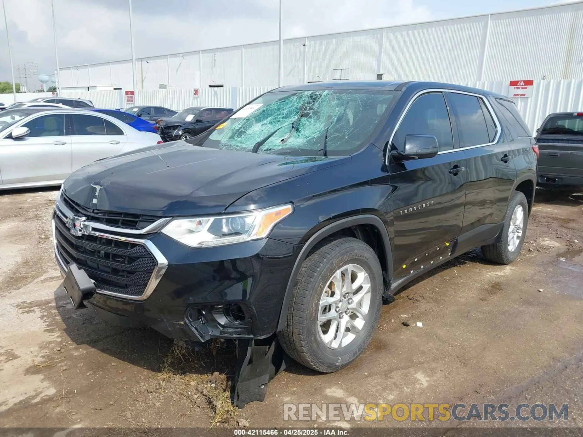2 fotografías del automóvil dañado 1GNERFKW6KJ256728 CHEVROLET TRAVERSE 2019