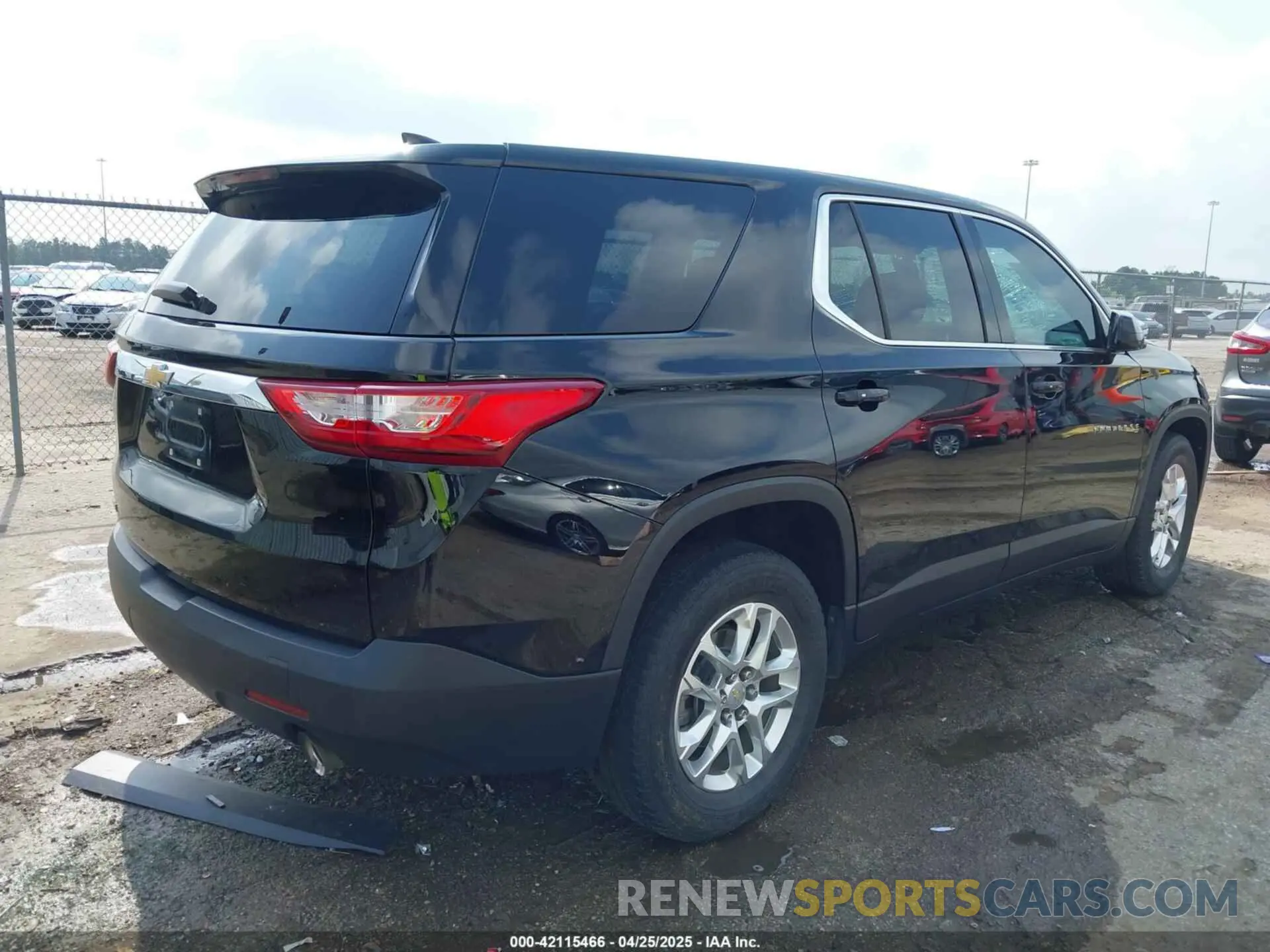 4 fotografías del automóvil dañado 1GNERFKW6KJ256728 CHEVROLET TRAVERSE 2019