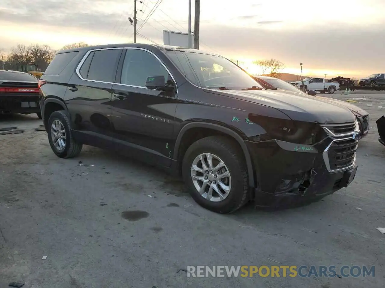 4 fotografías del automóvil dañado 1GNERFKW7KJ120057 CHEVROLET TRAVERSE 2019