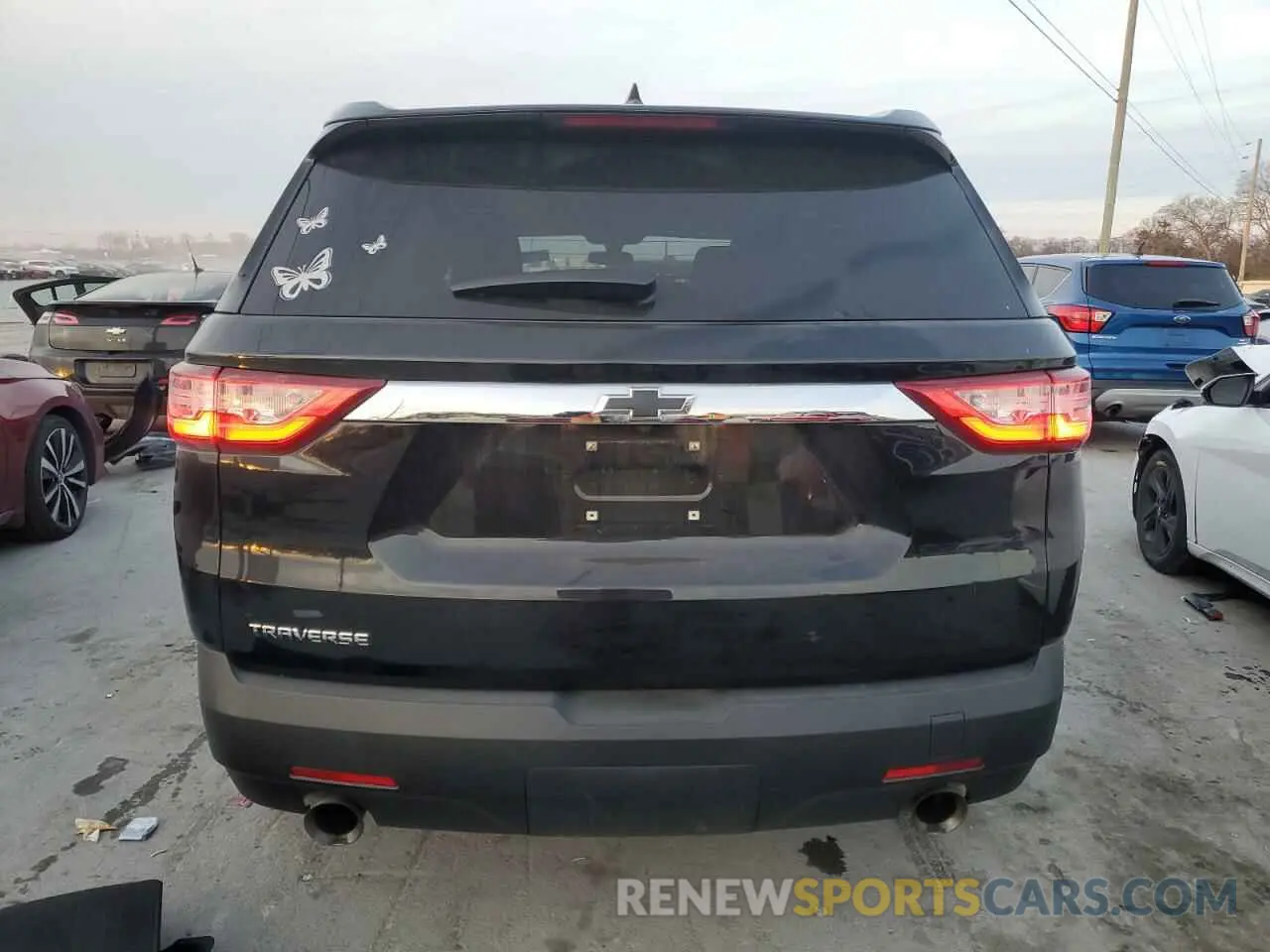6 fotografías del automóvil dañado 1GNERFKW7KJ120057 CHEVROLET TRAVERSE 2019
