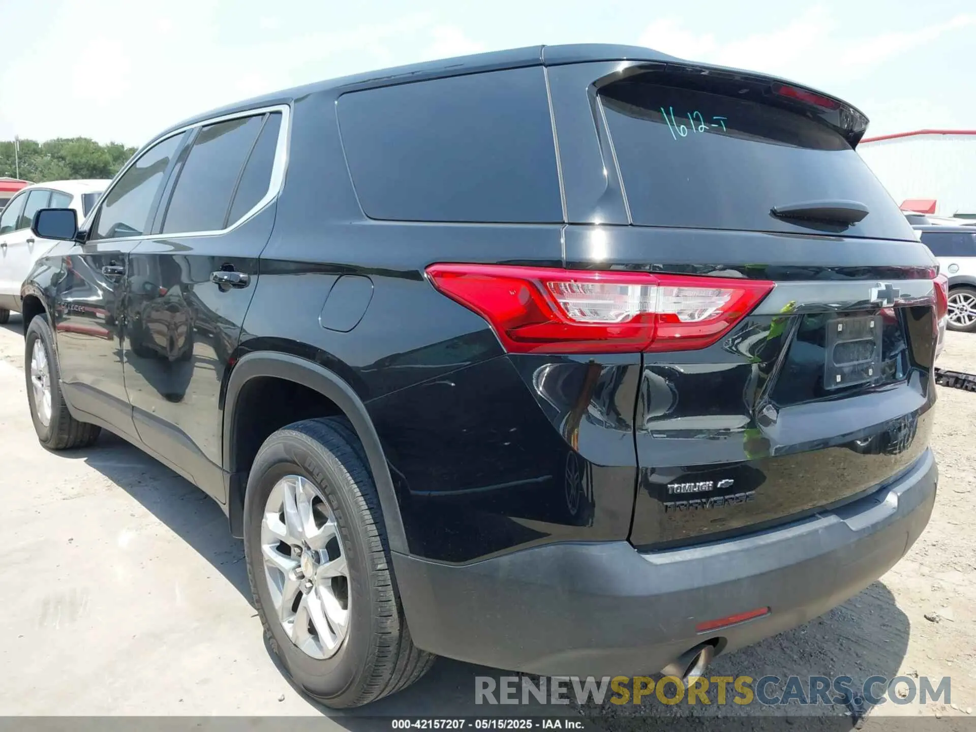 3 fotografías del automóvil dañado 1GNERFKW8KJ102229 CHEVROLET TRAVERSE 2019