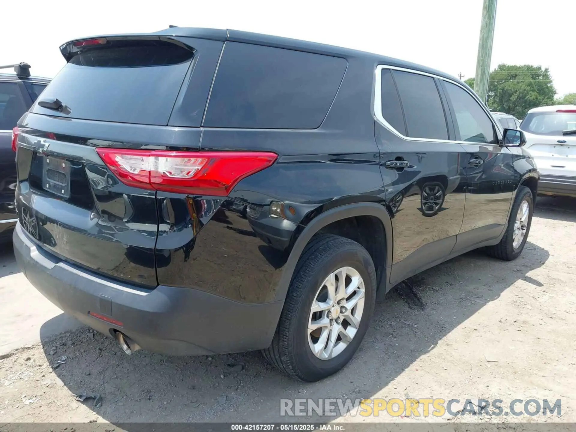 4 fotografías del automóvil dañado 1GNERFKW8KJ102229 CHEVROLET TRAVERSE 2019