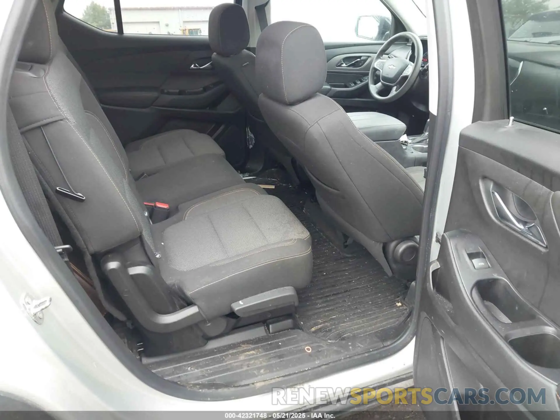8 fotografías del automóvil dañado 1GNERFKW8KJ281842 CHEVROLET TRAVERSE 2019