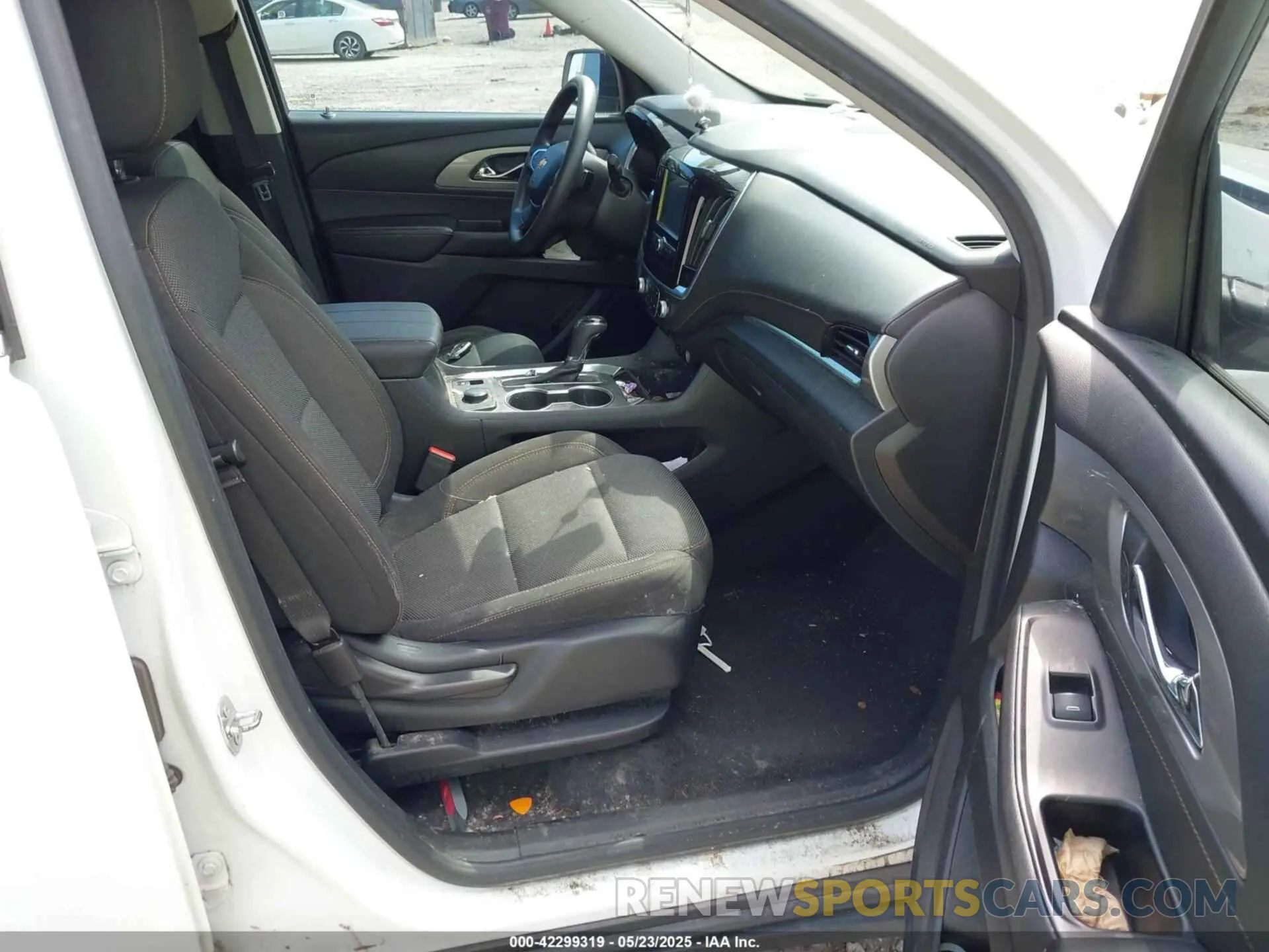 5 fotografías del automóvil dañado 1GNERFKW8KJ321367 CHEVROLET TRAVERSE 2019
