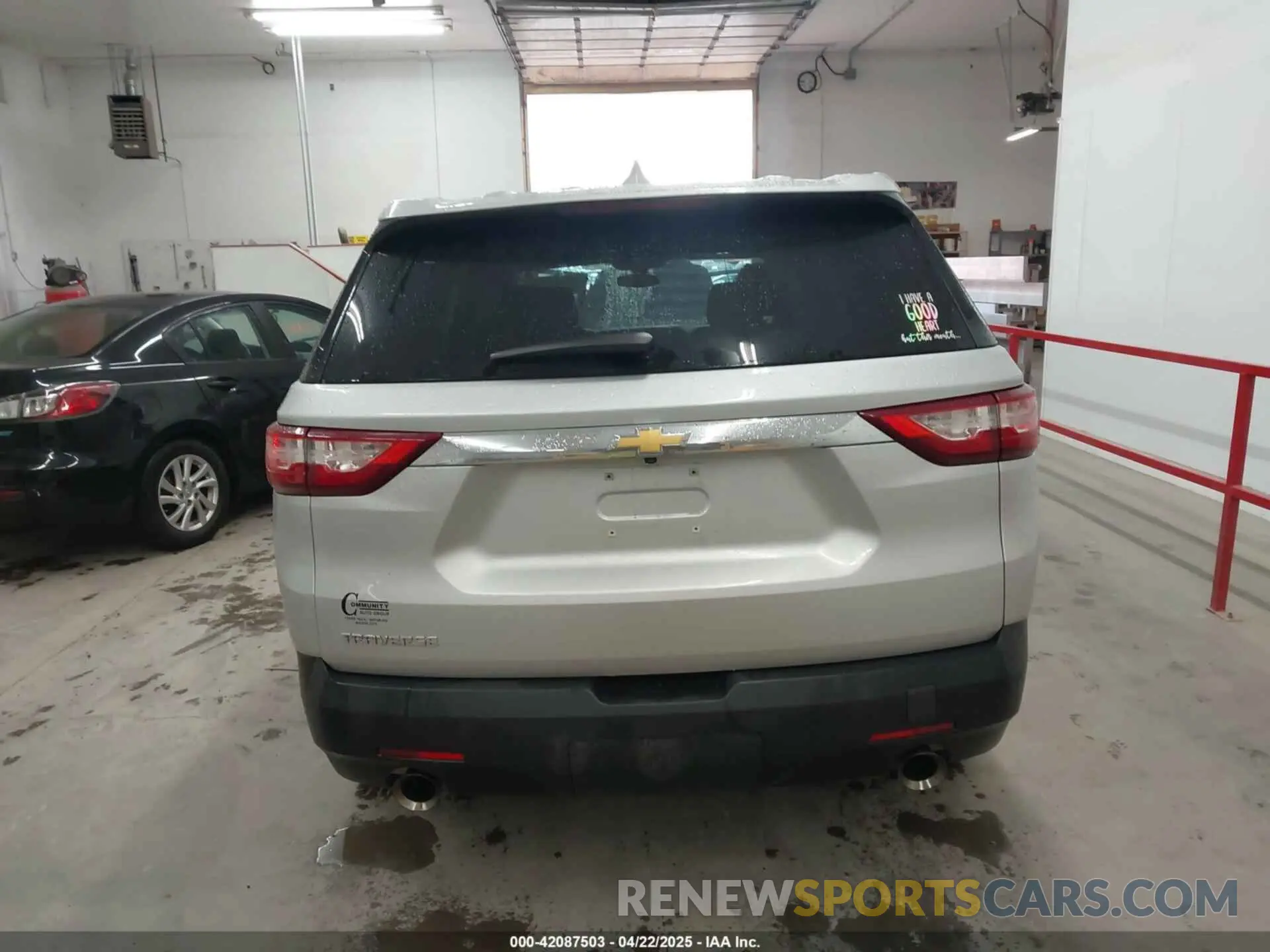 16 fotografías del automóvil dañado 1GNERFKW9KJ147728 CHEVROLET TRAVERSE 2019