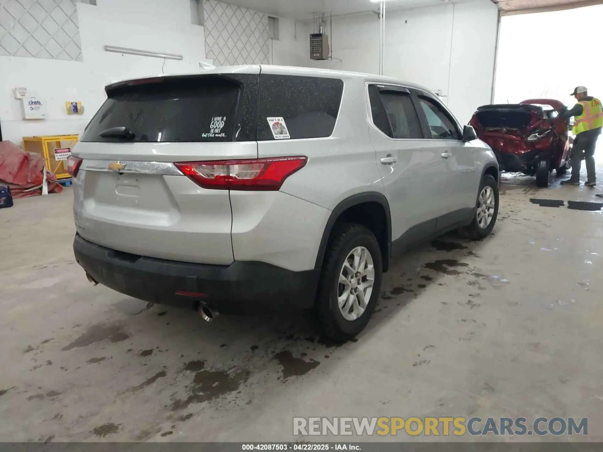 4 fotografías del automóvil dañado 1GNERFKW9KJ147728 CHEVROLET TRAVERSE 2019