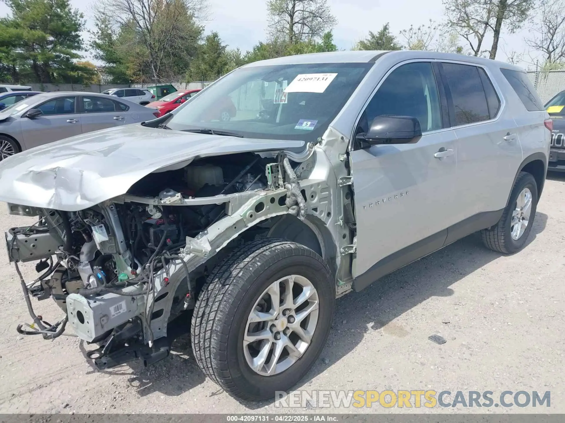 2 fotografías del automóvil dañado 1GNERFKW9KJ266878 CHEVROLET TRAVERSE 2019