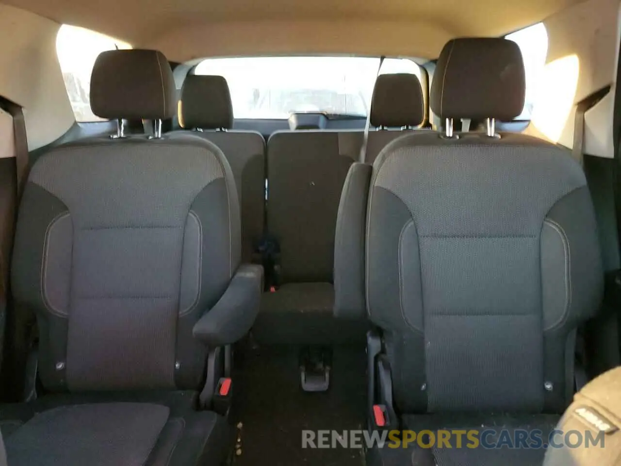 10 fotografías del automóvil dañado 1GNERGKW0KJ142407 CHEVROLET TRAVERSE 2019
