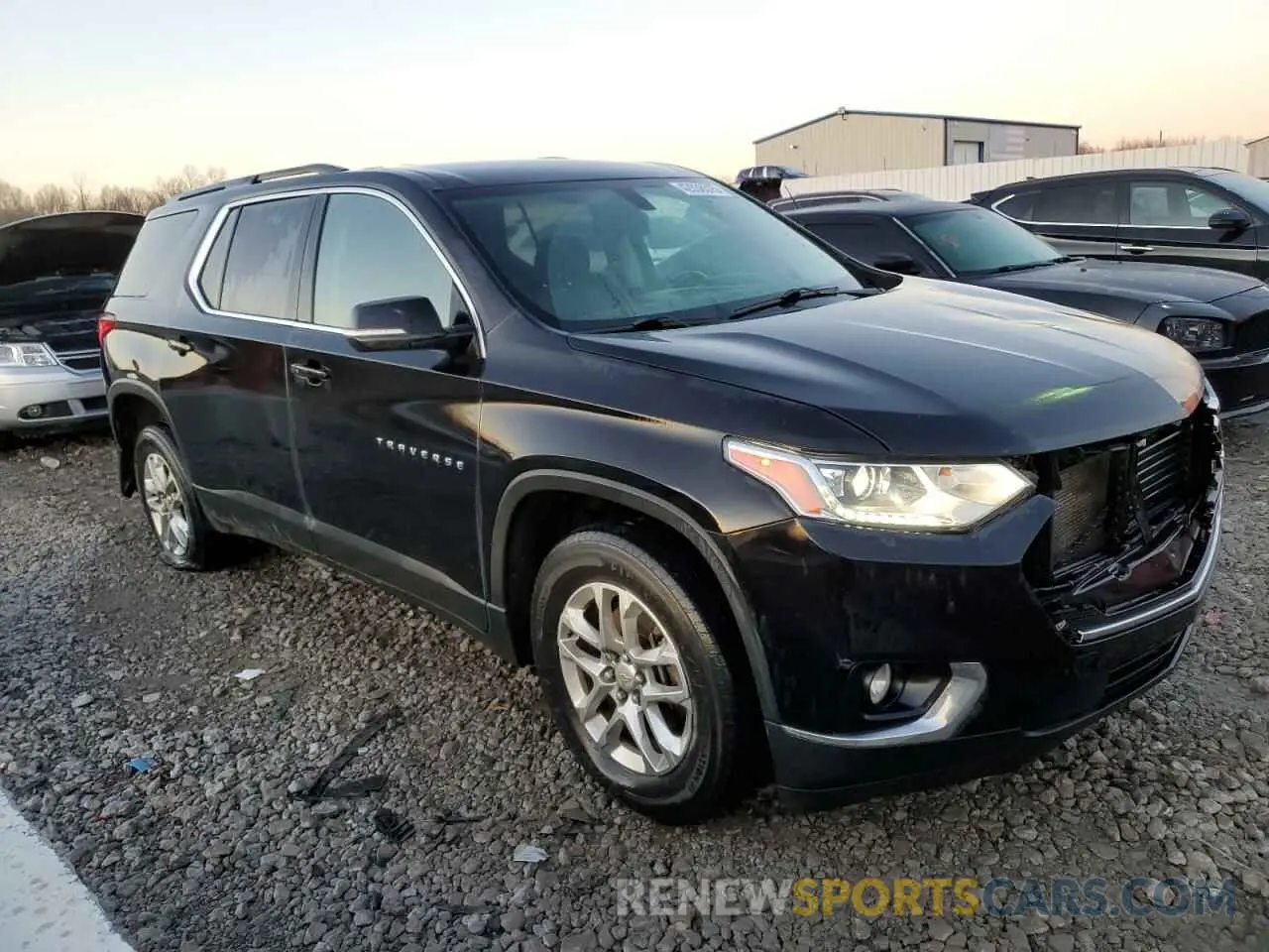 4 fotografías del automóvil dañado 1GNERGKW0KJ142407 CHEVROLET TRAVERSE 2019