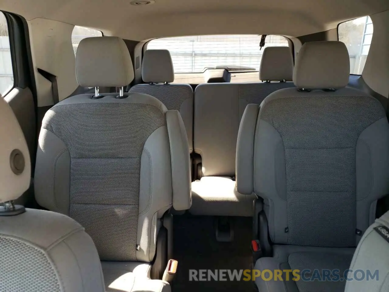 10 fotografías del automóvil dañado 1GNERGKW1KJ107648 CHEVROLET TRAVERSE 2019