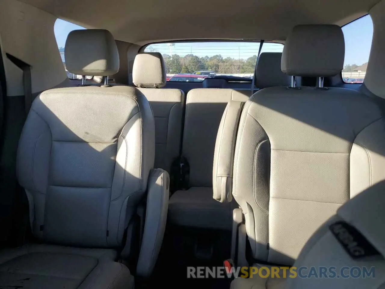 10 fotografías del automóvil dañado 1GNERGKW1KJ127740 CHEVROLET TRAVERSE 2019