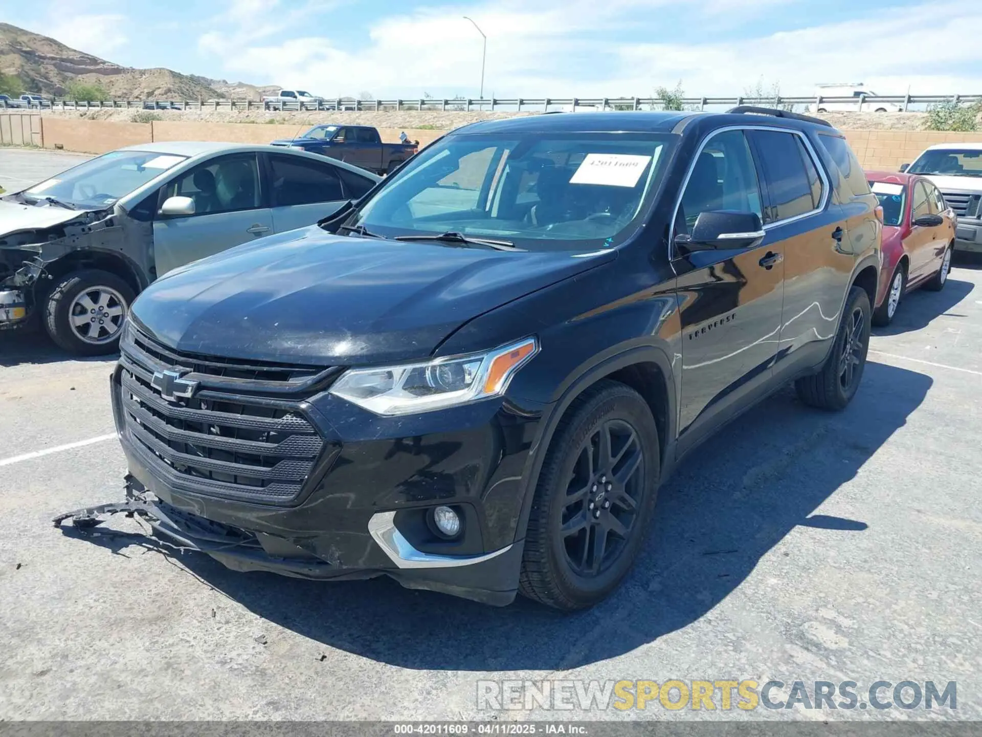 2 fotografías del automóvil dañado 1GNERGKW1KJ169941 CHEVROLET TRAVERSE 2019