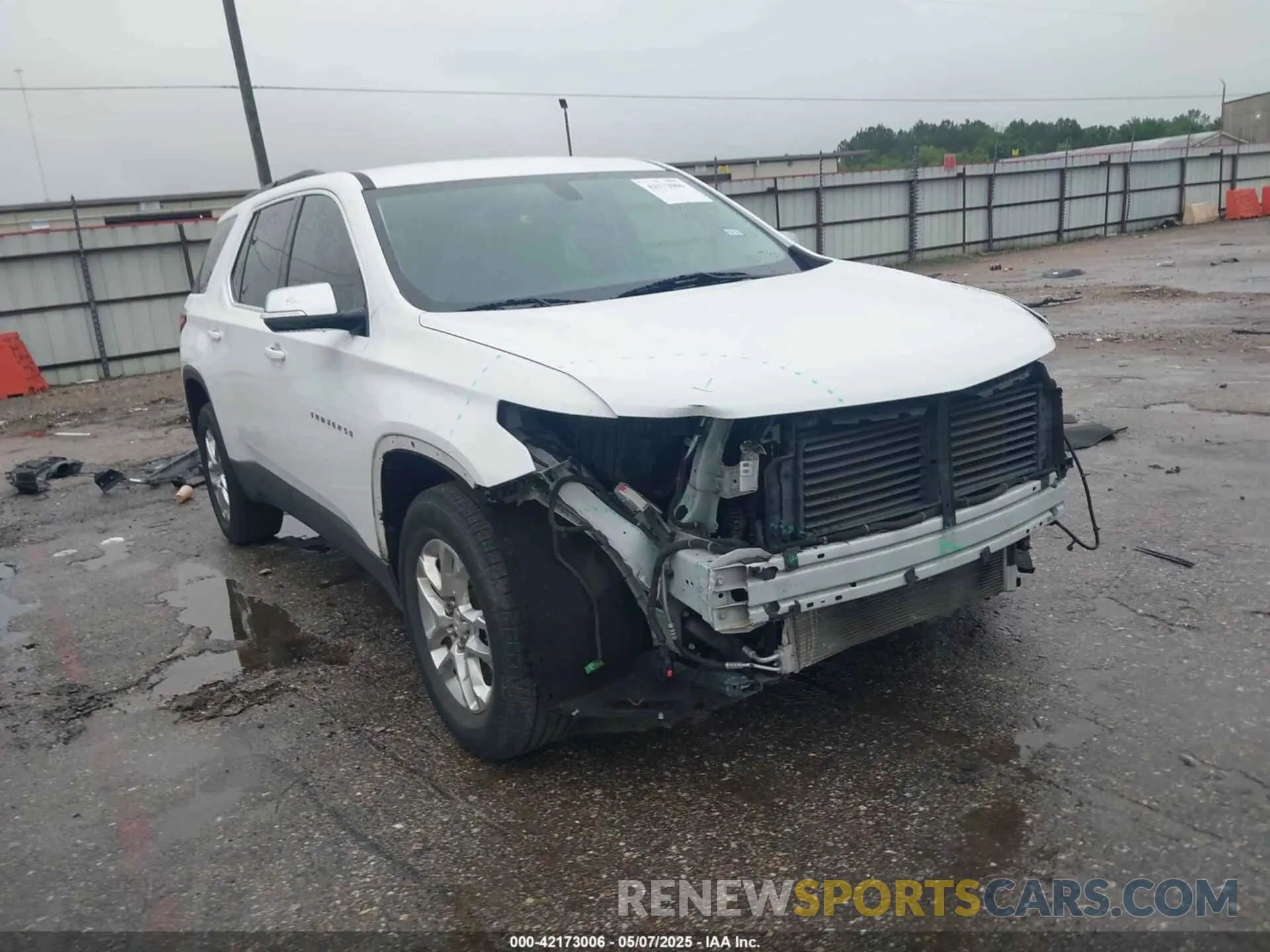 1 fotografías del automóvil dañado 1GNERGKW2KJ128010 CHEVROLET TRAVERSE 2019