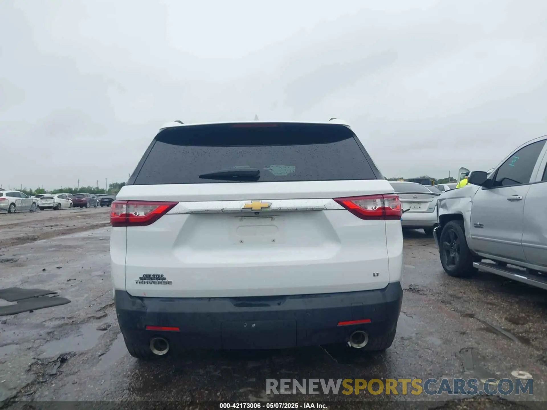 17 fotografías del automóvil dañado 1GNERGKW2KJ128010 CHEVROLET TRAVERSE 2019