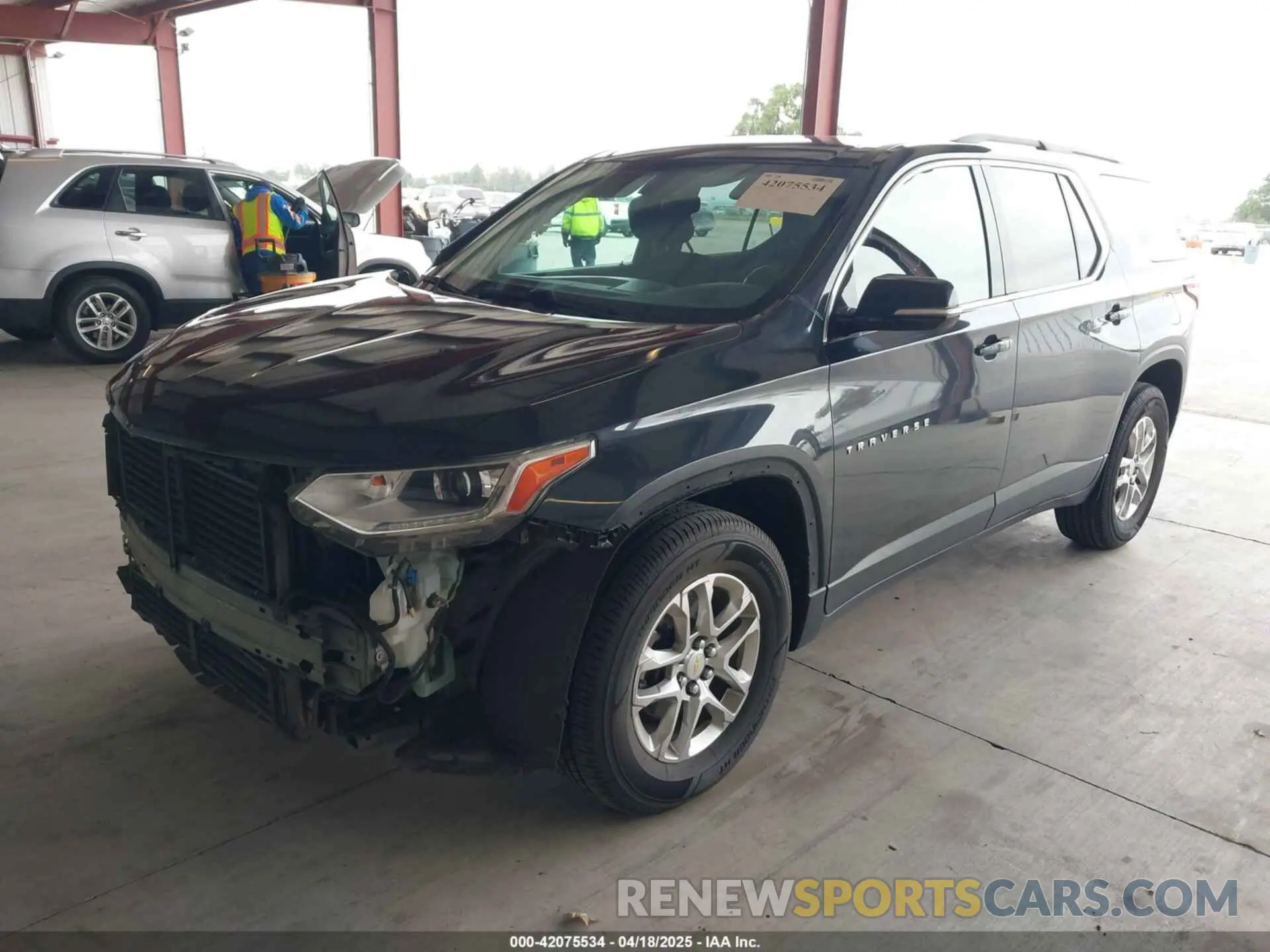 2 fotografías del automóvil dañado 1GNERGKW2KJ129240 CHEVROLET TRAVERSE 2019