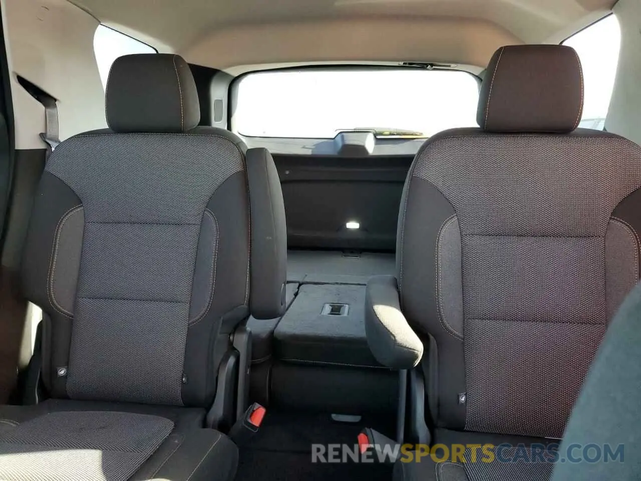 10 fotografías del automóvil dañado 1GNERGKW2KJ199997 CHEVROLET TRAVERSE 2019