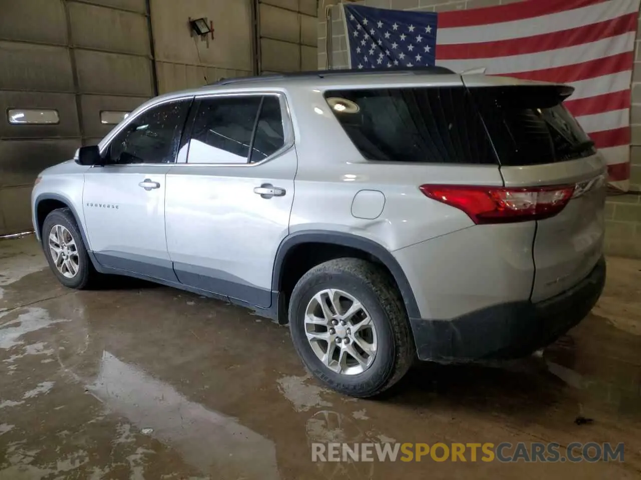 2 fotografías del automóvil dañado 1GNERGKW2KJ243531 CHEVROLET TRAVERSE 2019