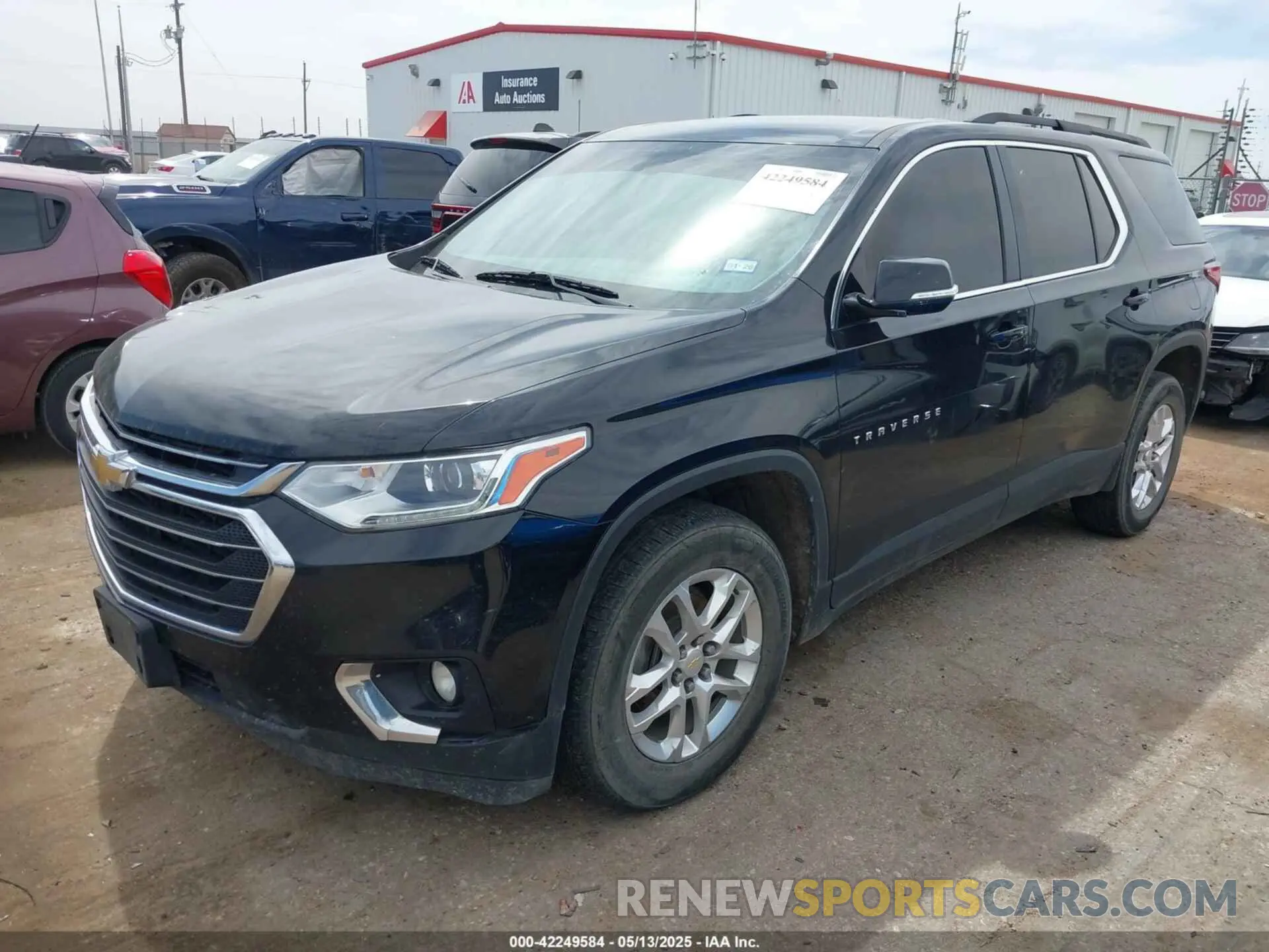 2 fotografías del automóvil dañado 1GNERGKW2KJ283981 CHEVROLET TRAVERSE 2019