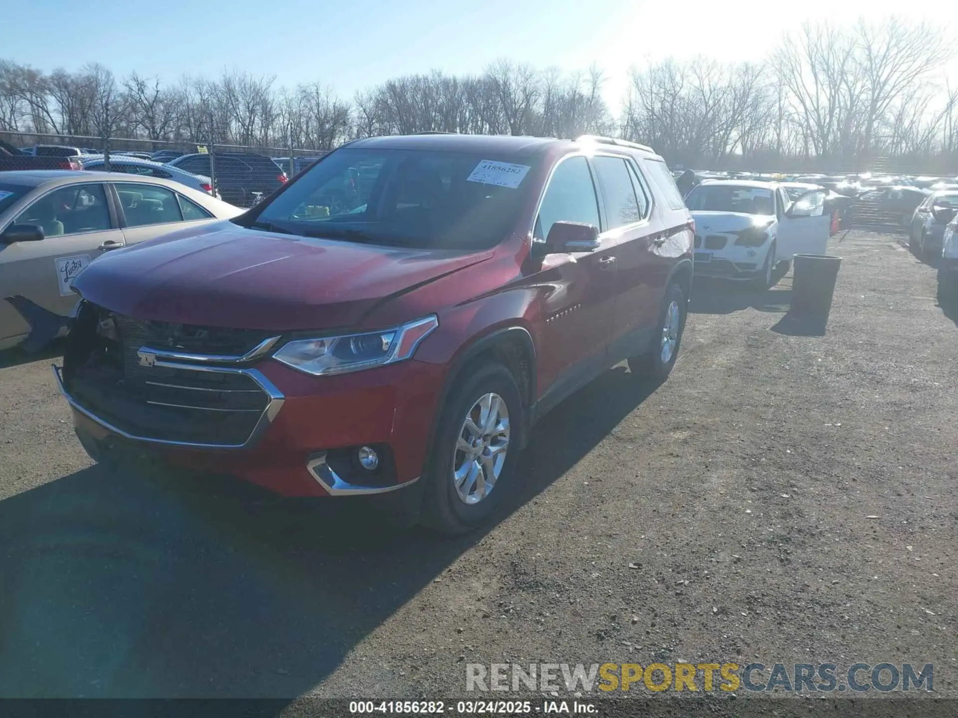 2 fotografías del automóvil dañado 1GNERGKW4KJ101794 CHEVROLET TRAVERSE 2019