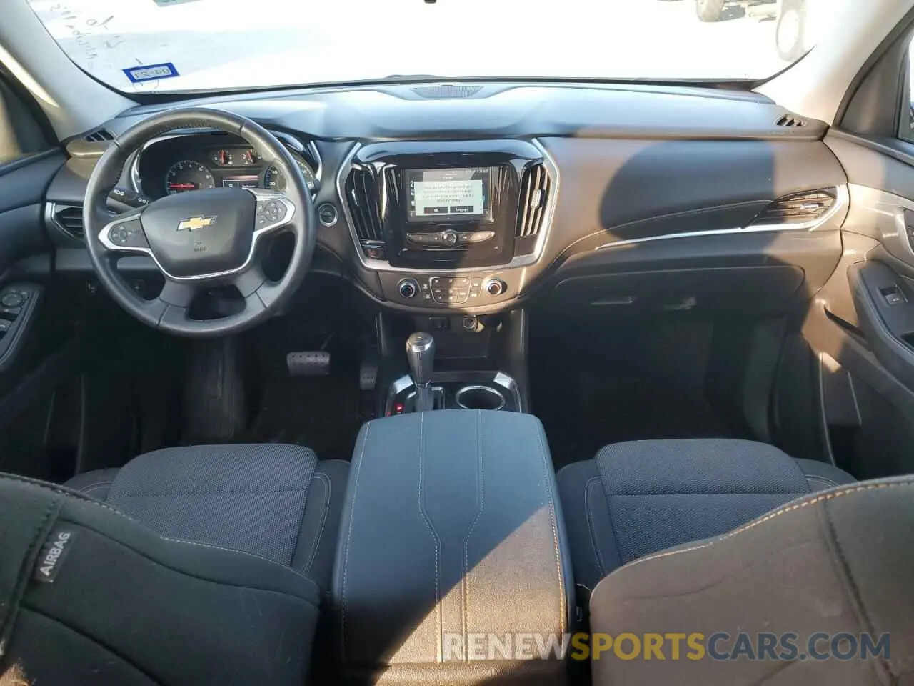 8 fotografías del automóvil dañado 1GNERGKW4KJ219845 CHEVROLET TRAVERSE 2019