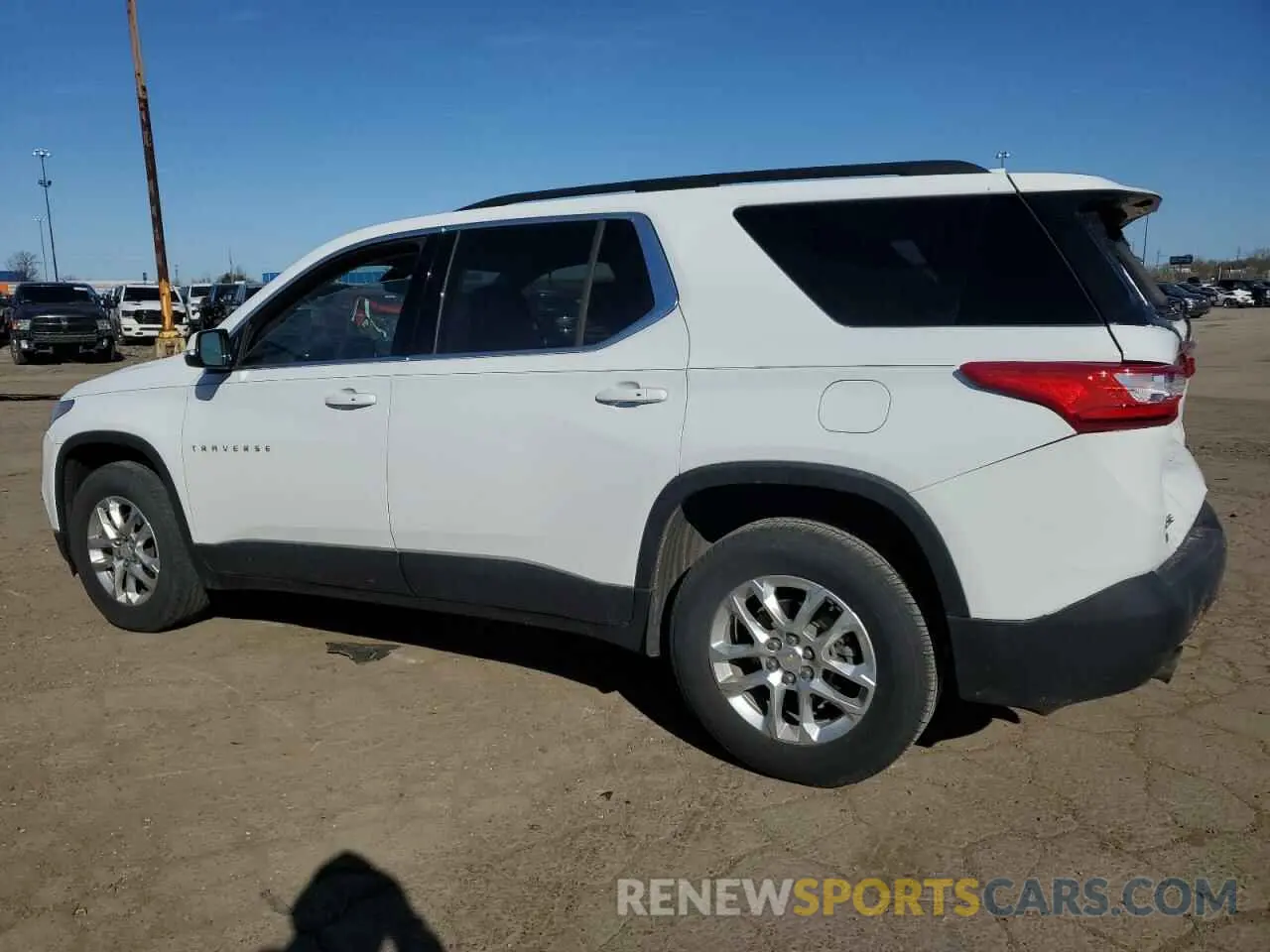2 fotografías del automóvil dañado 1GNERGKW4KJ276935 CHEVROLET TRAVERSE 2019