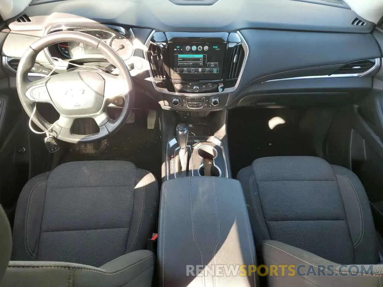 8 fotografías del automóvil dañado 1GNERGKW4KJ276935 CHEVROLET TRAVERSE 2019