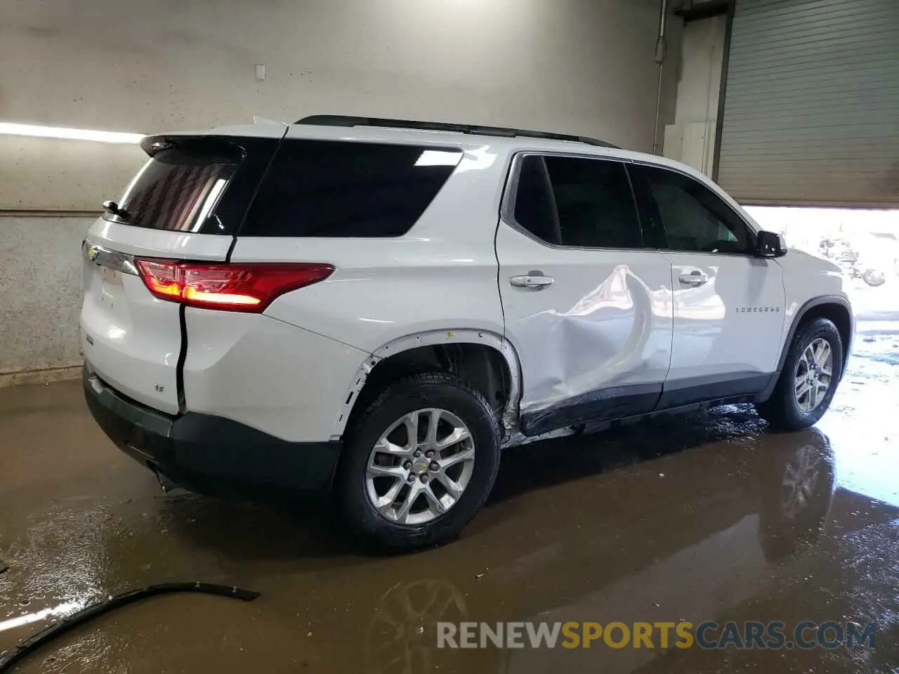 3 fotografías del automóvil dañado 1GNERGKW6KJ161060 CHEVROLET TRAVERSE 2019