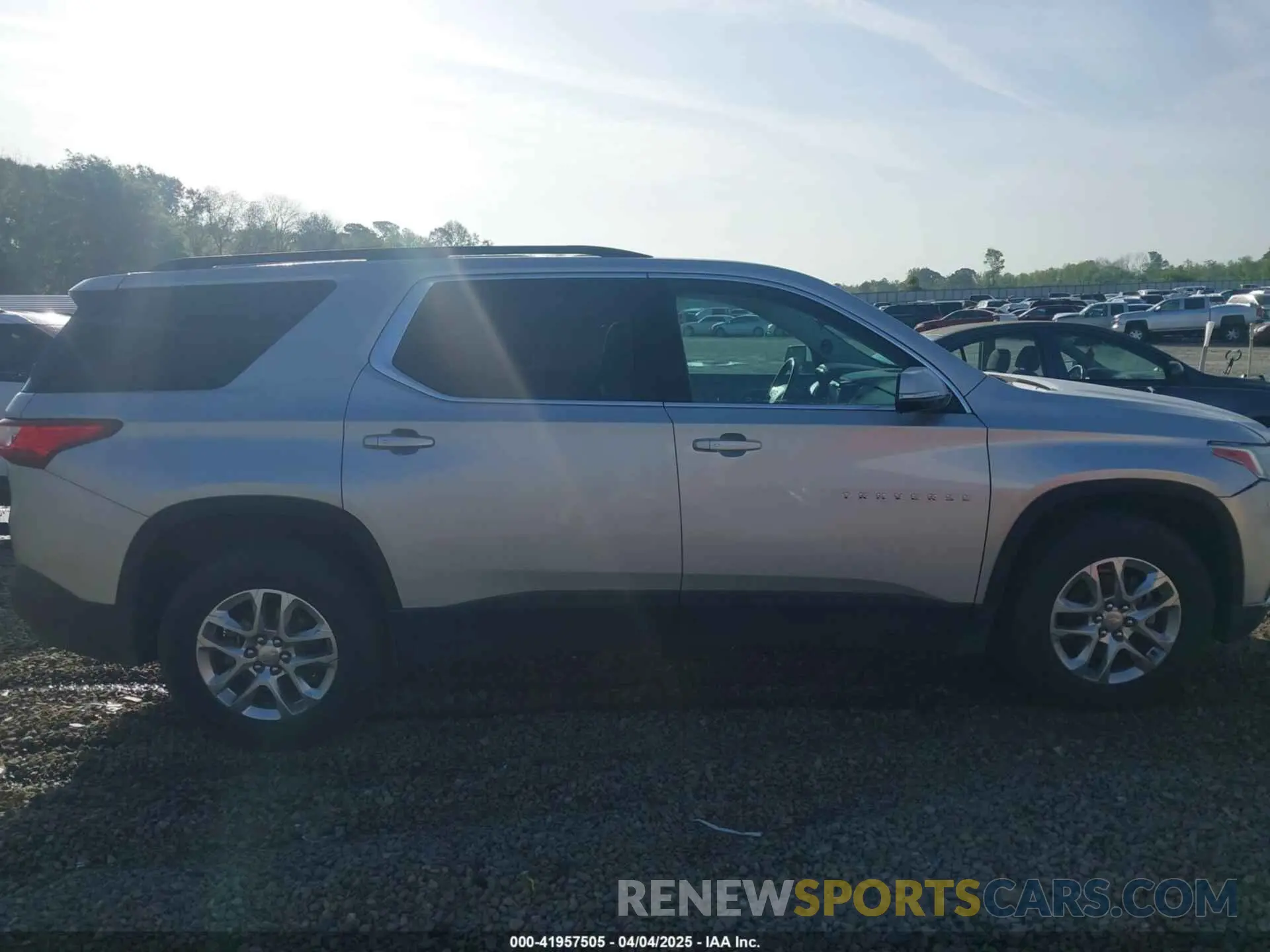 13 fotografías del automóvil dañado 1GNERGKW6KJ172799 CHEVROLET TRAVERSE 2019